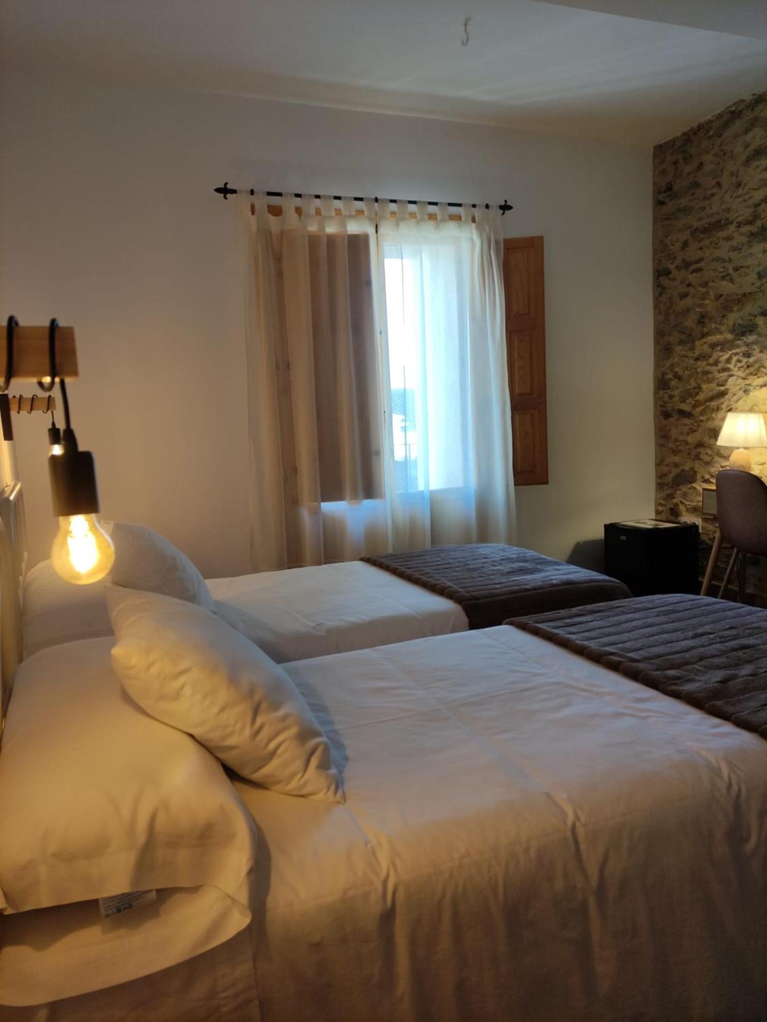 Twin Room - Photo 1
