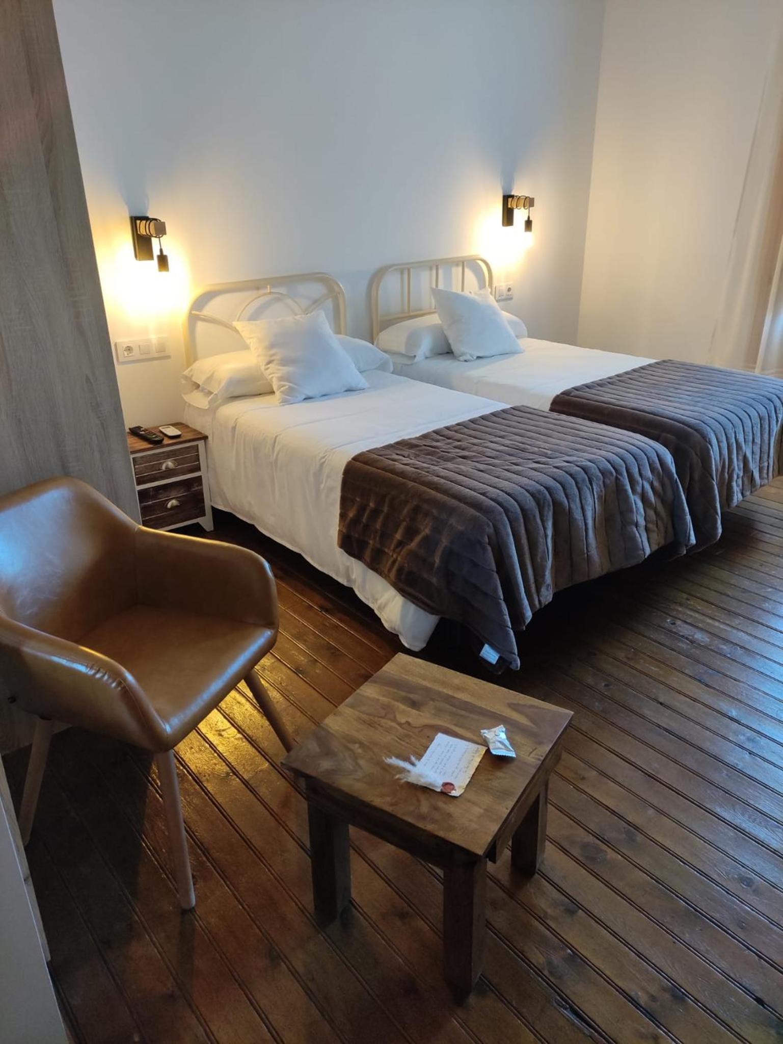 Twin Room - Photo 4