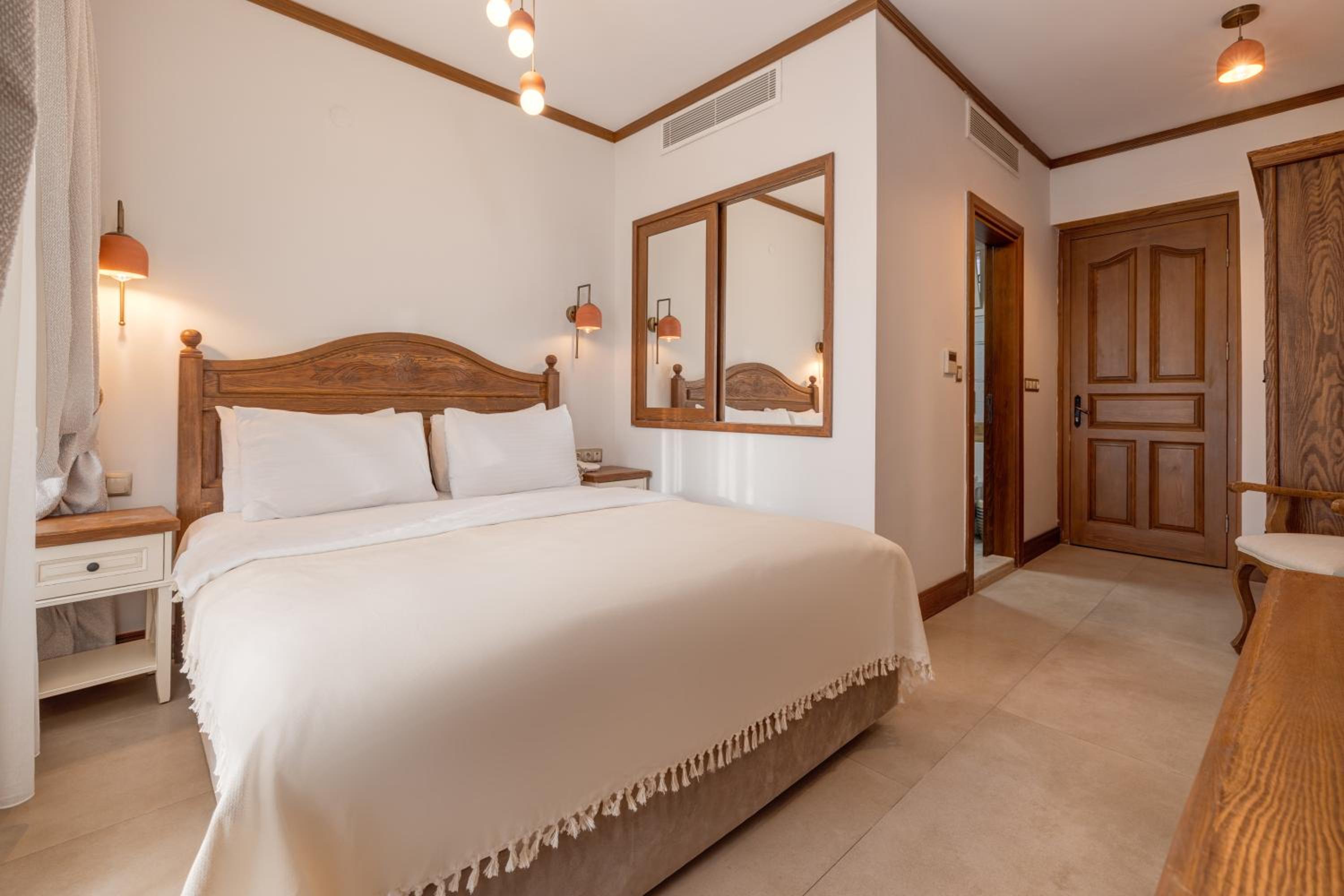 Double Room with Balcony and Sea View