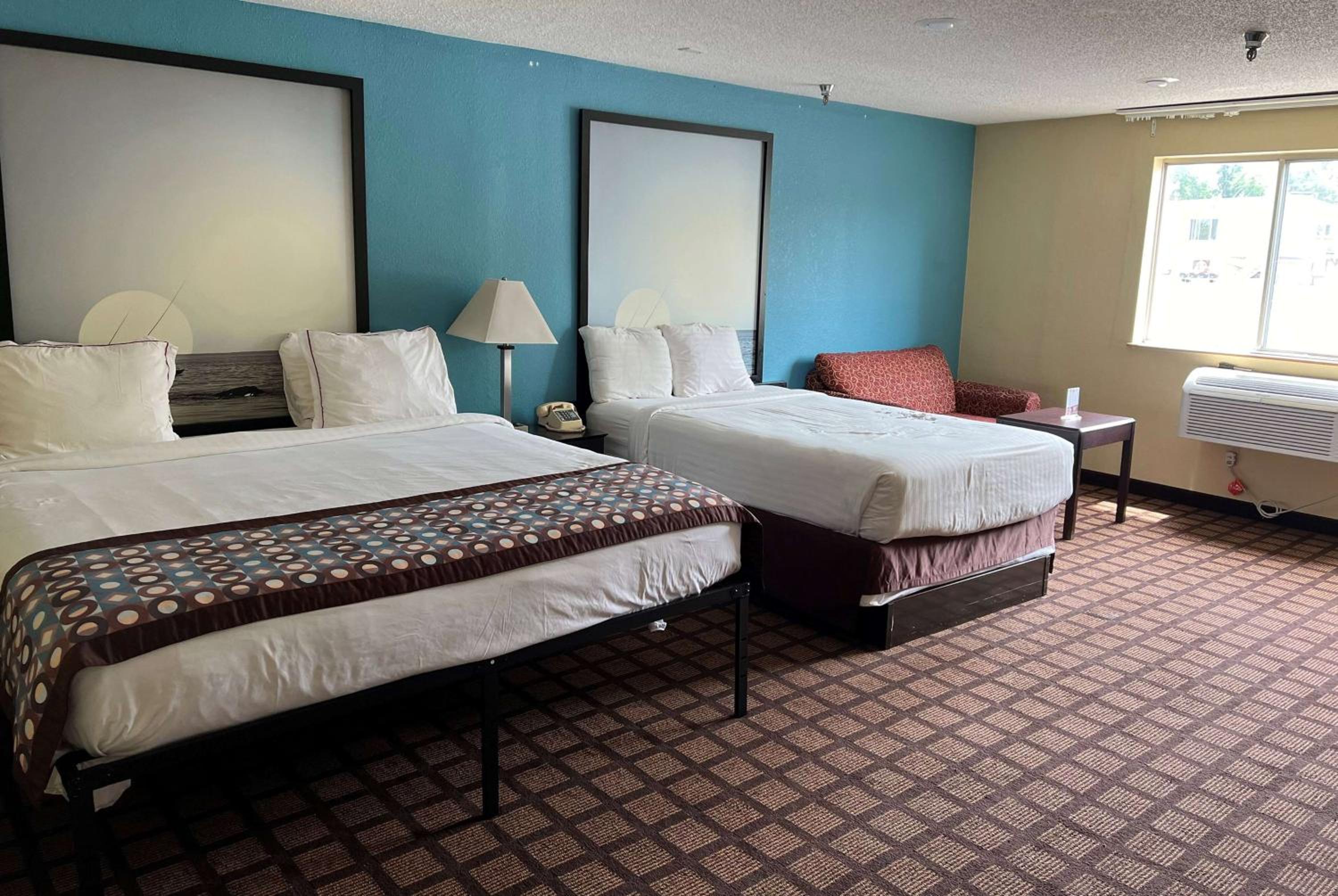 Double Room with Two Double Beds - Non-Smoking - Photo 1