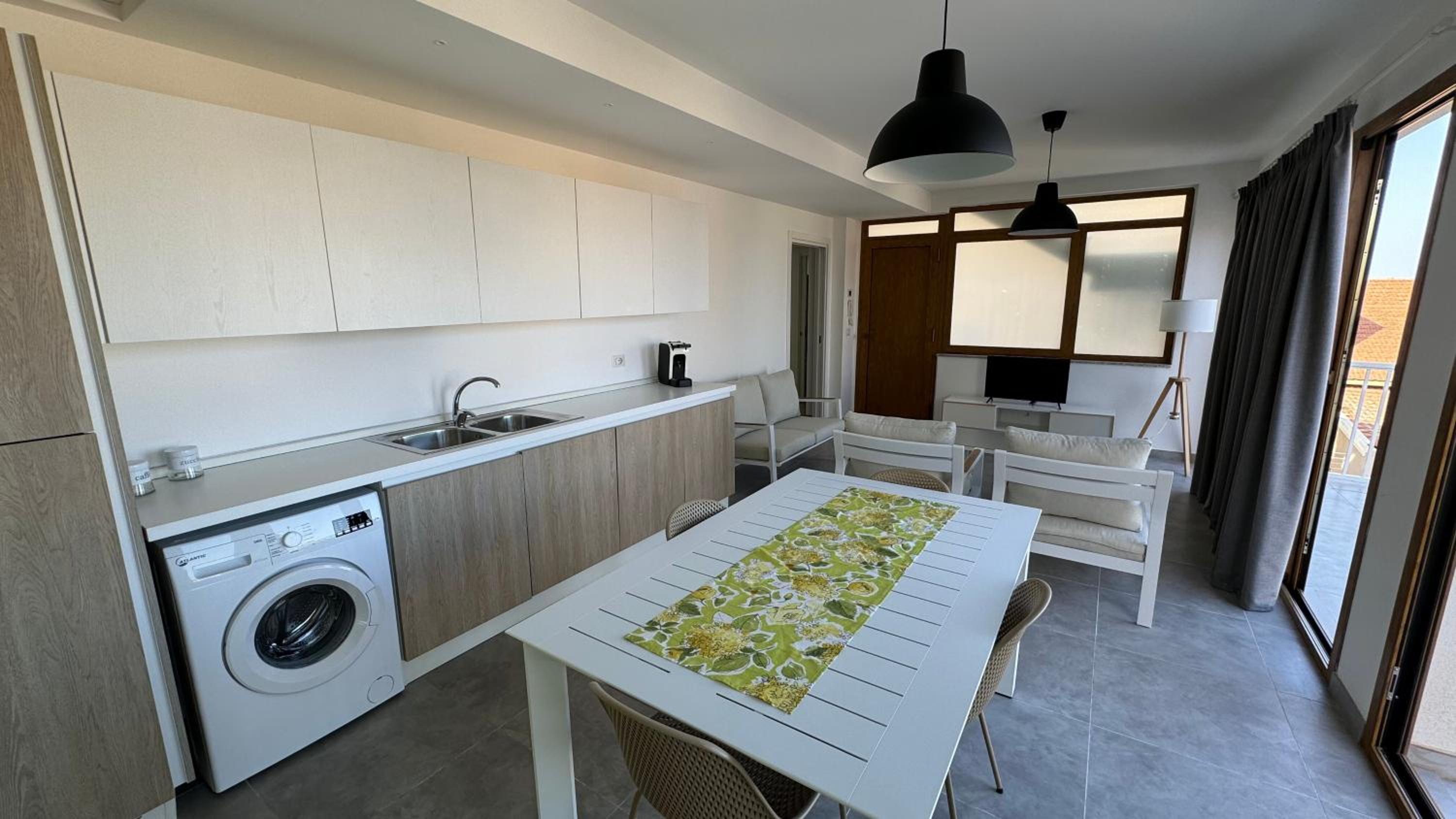 Three-Bedroom Apartment - High Floor photo 3