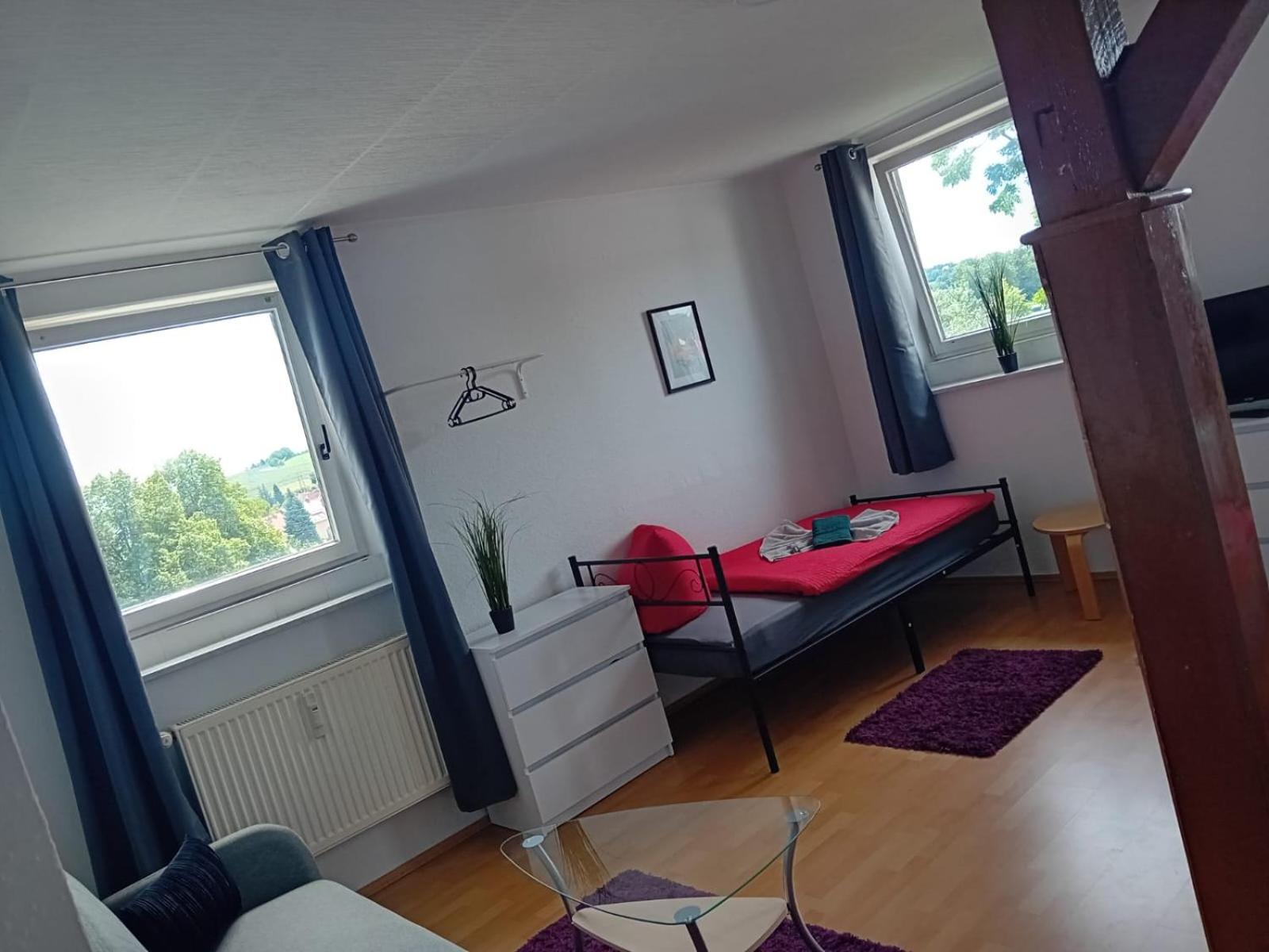 One-Bedroom Apartment photo 1