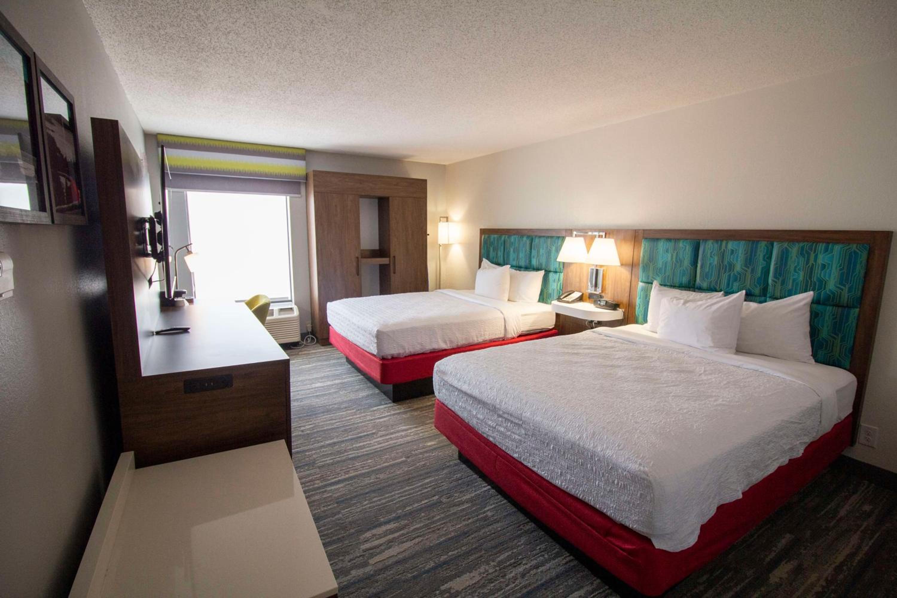 Double Room with Two Double Beds - Non-Smoking - Photo 2