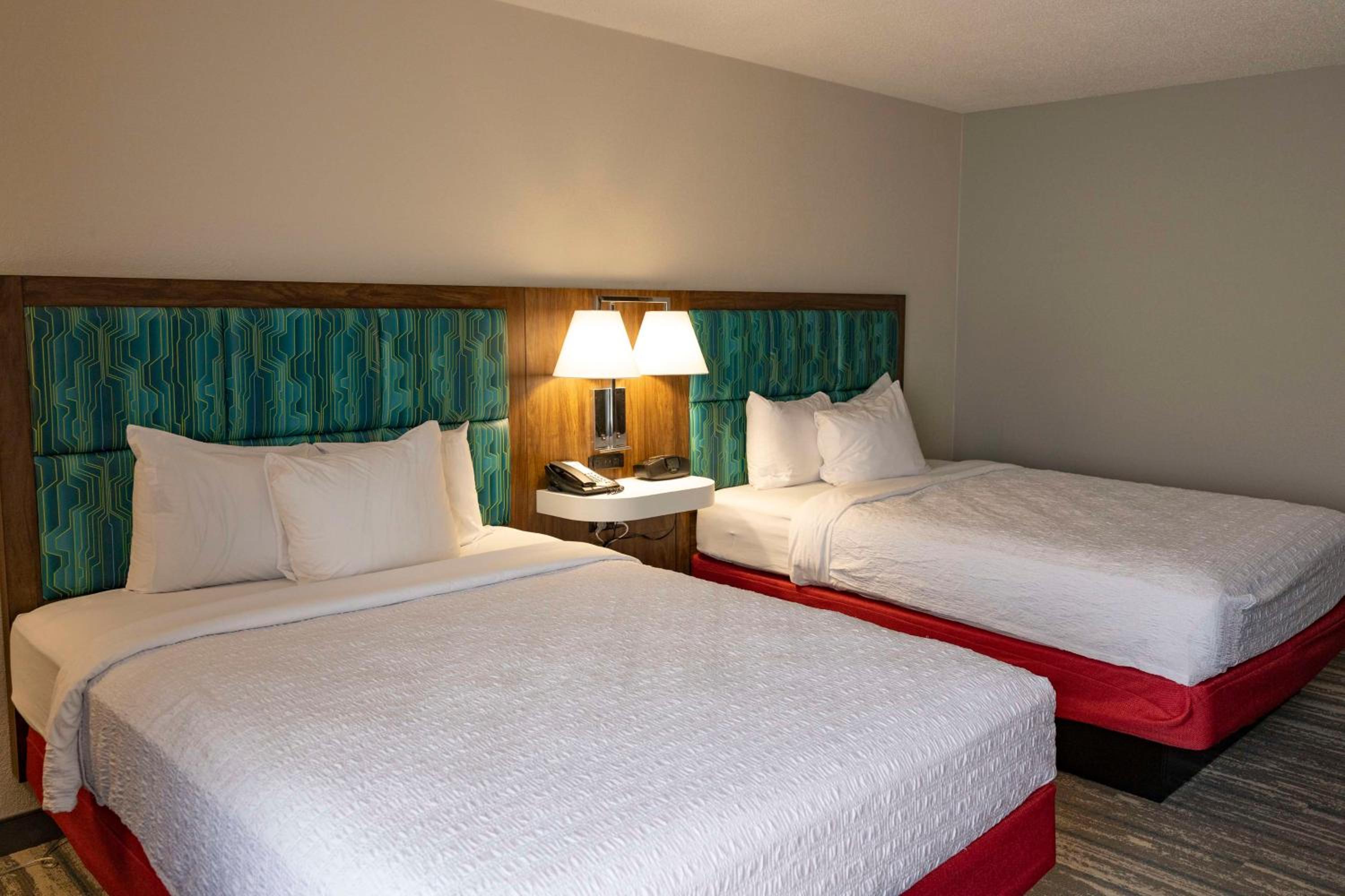 Double Room with Two Double Beds - Non-Smoking - Photo 4