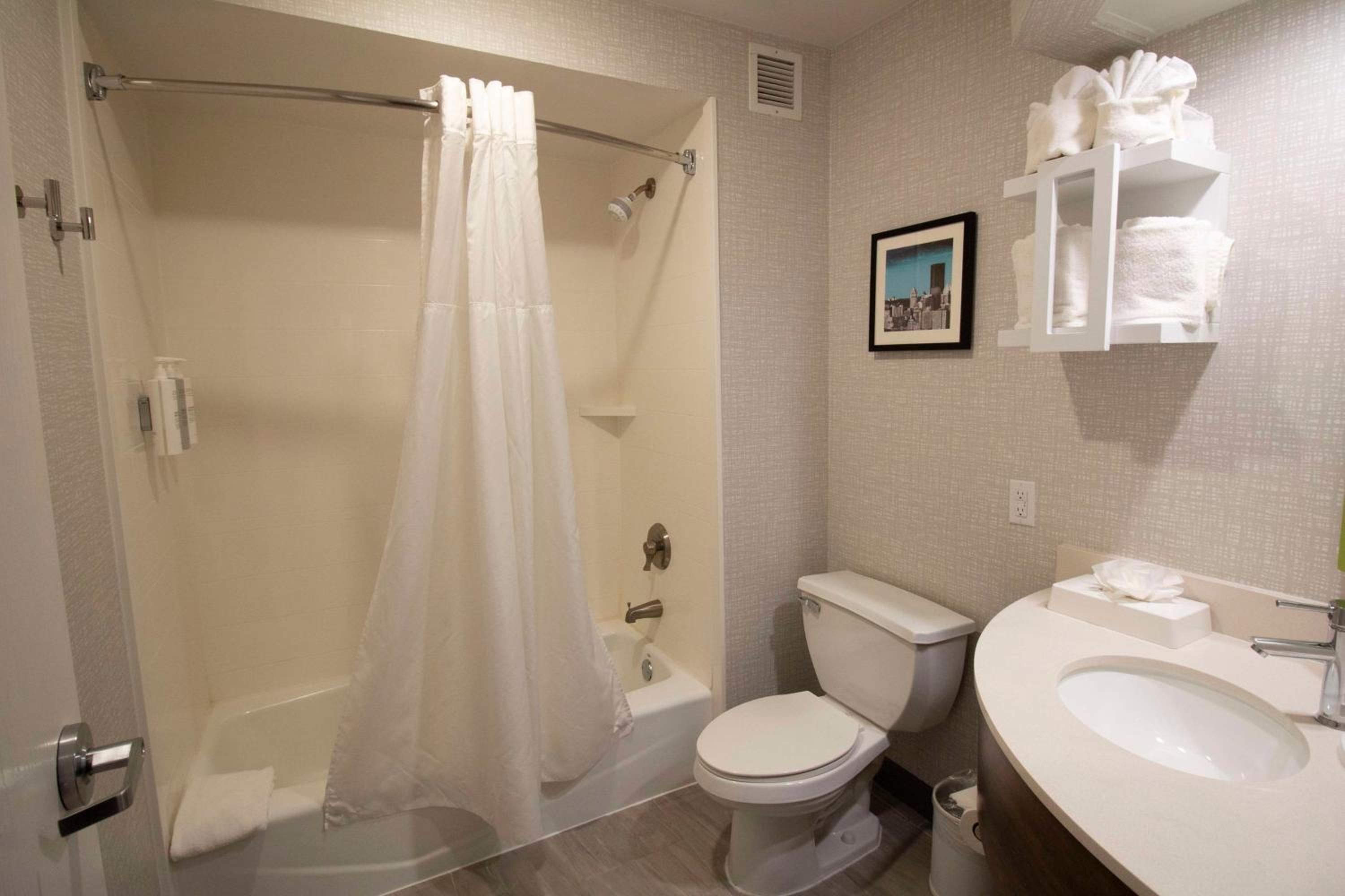 Double Room with Two Double Beds - Non-Smoking - Photo 9