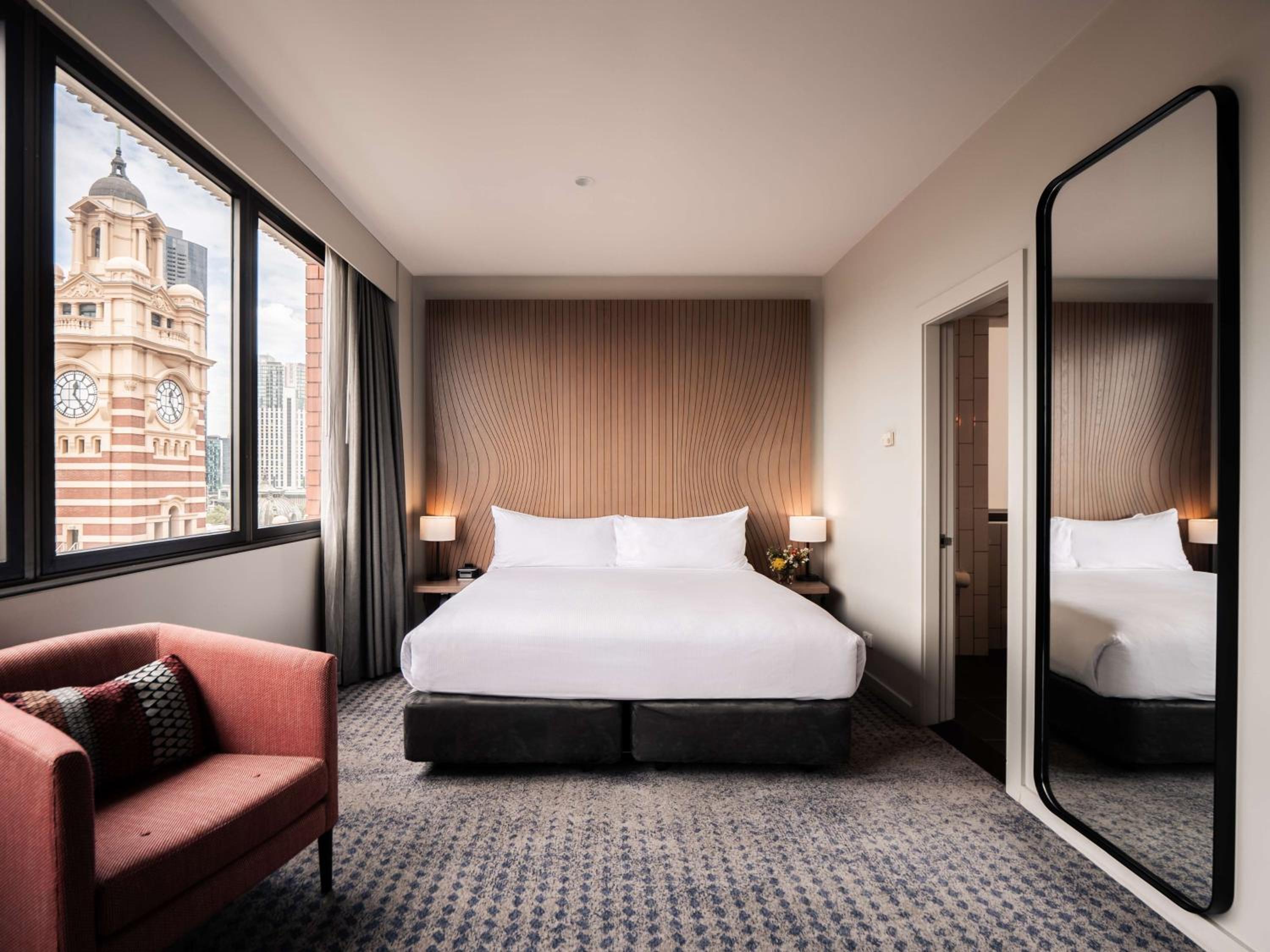 King Room with Flinders St Station View