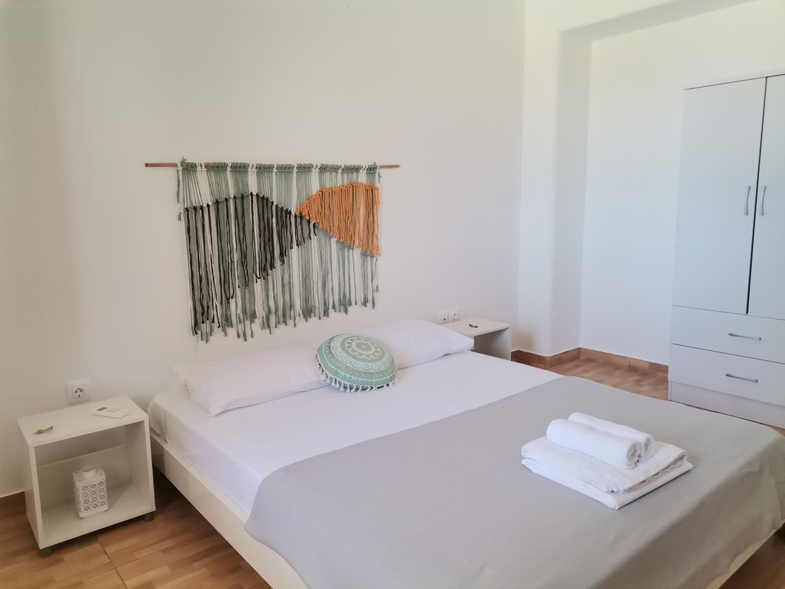 One-Bedroom House photo 1