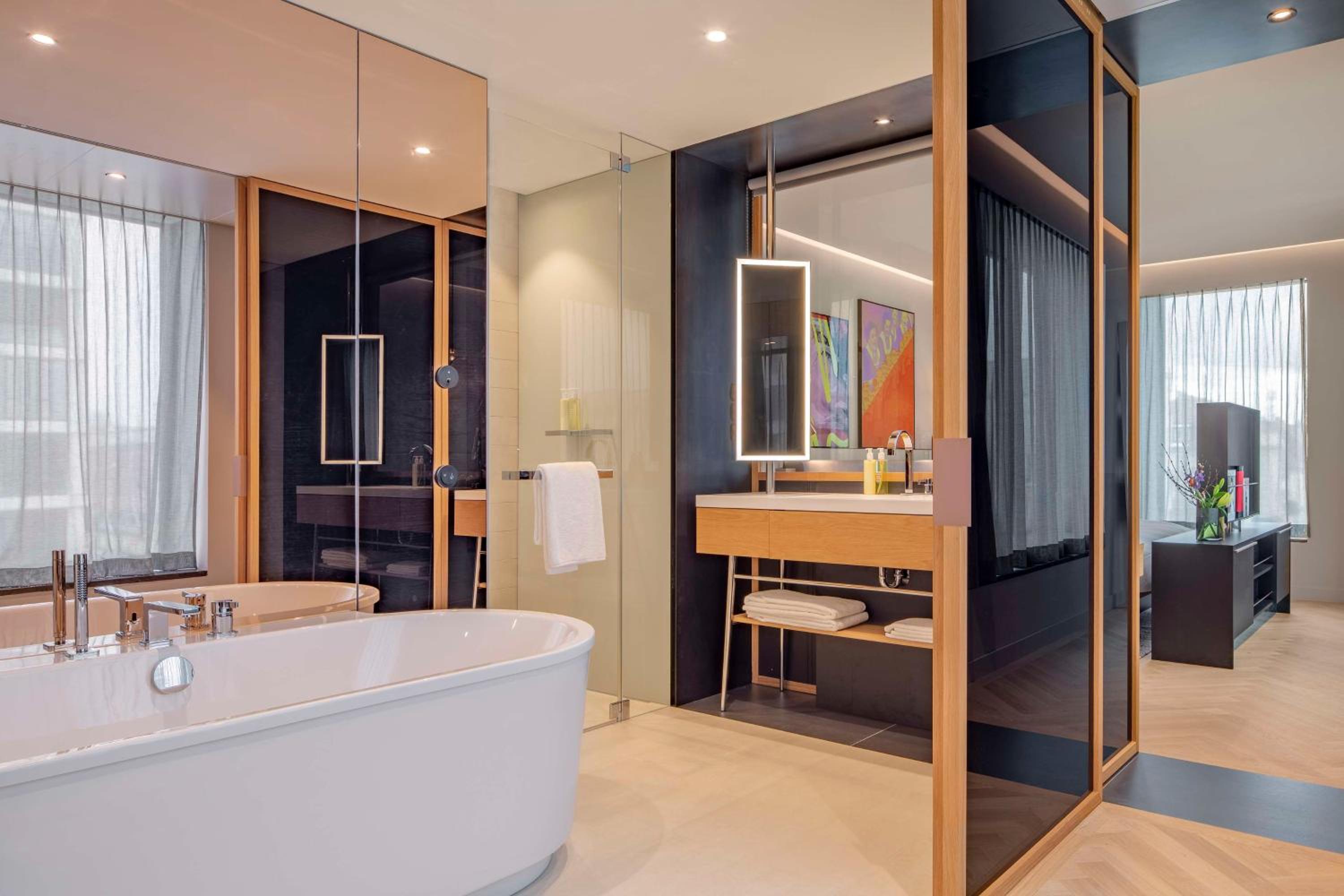 Andaz Suite