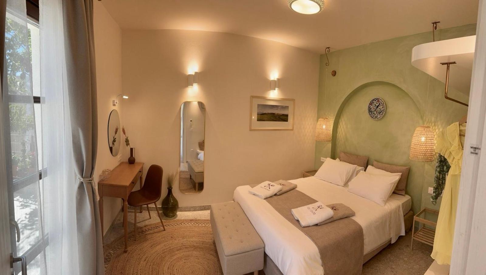 One-Bedroom Apartment with Terrace photo 1