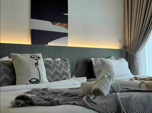 One-Bedroom Apartment With View