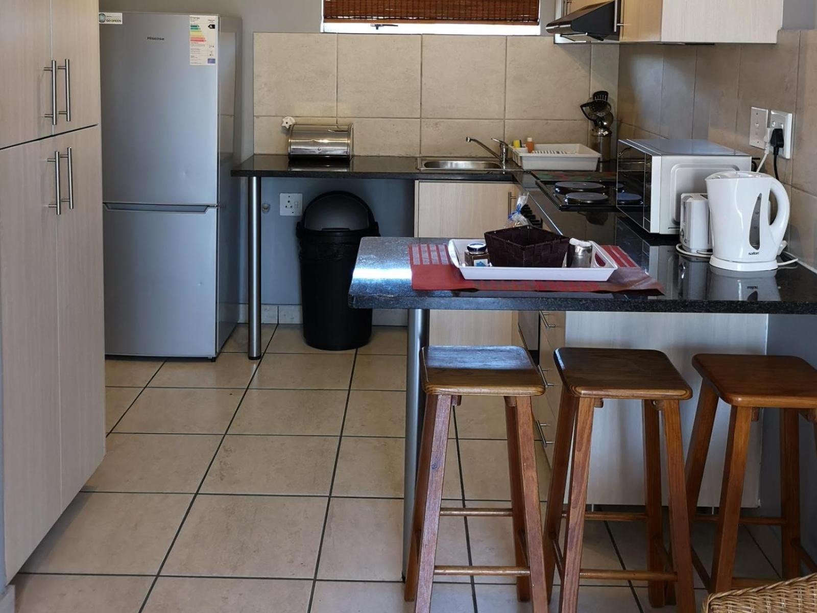 One-Bedroom Apartment - Photo 2