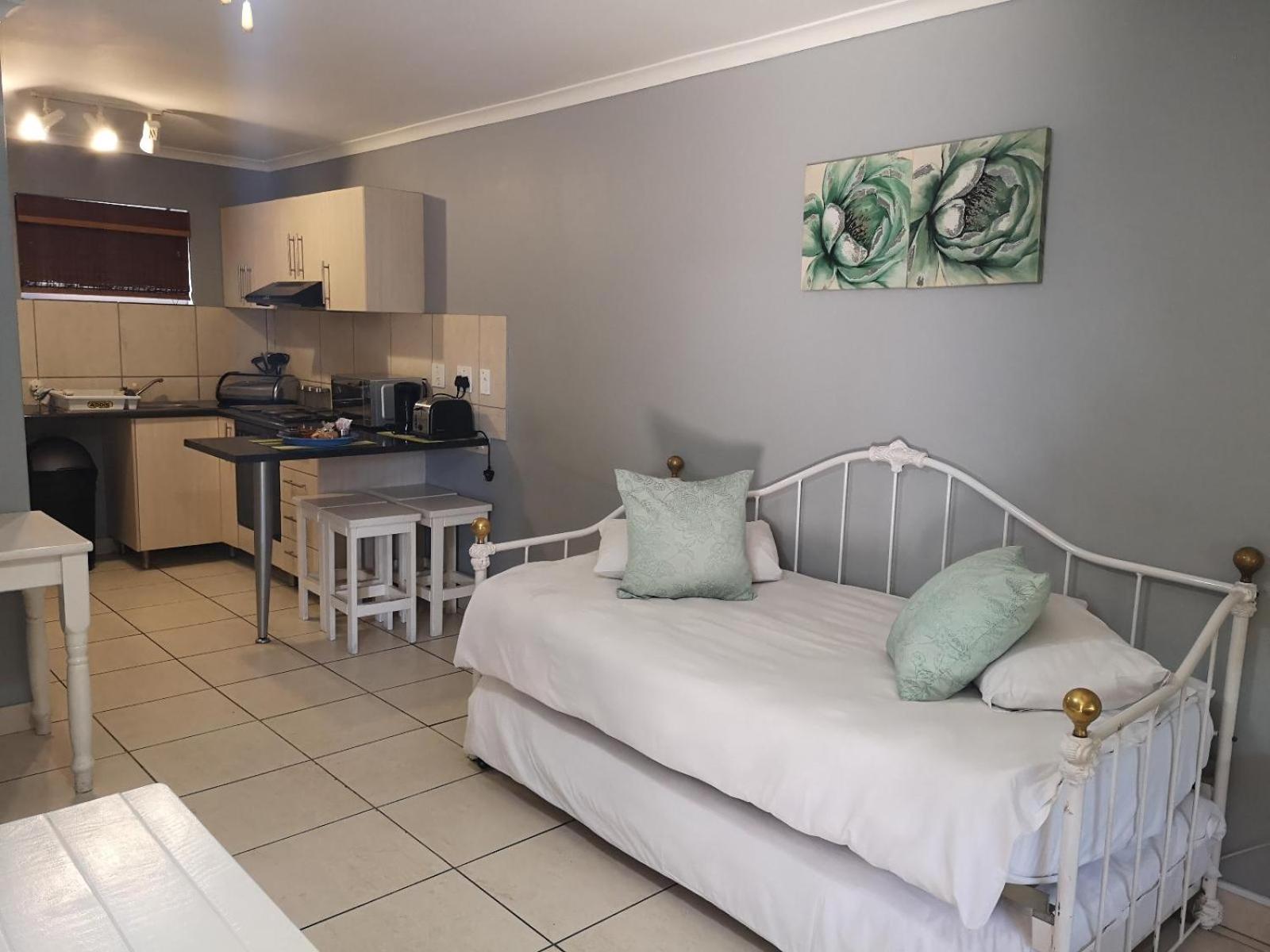 Comfort Apartment - Photo 9