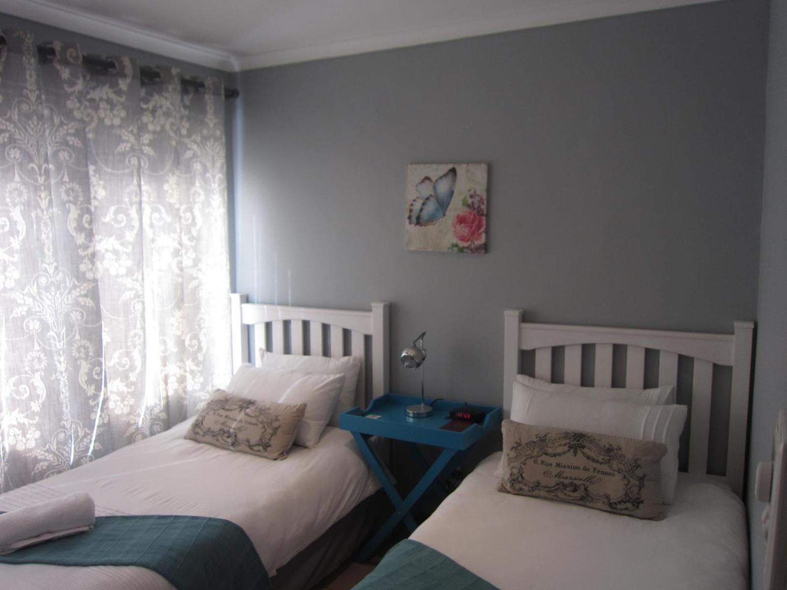 Deluxe Holiday Home - Photo 2