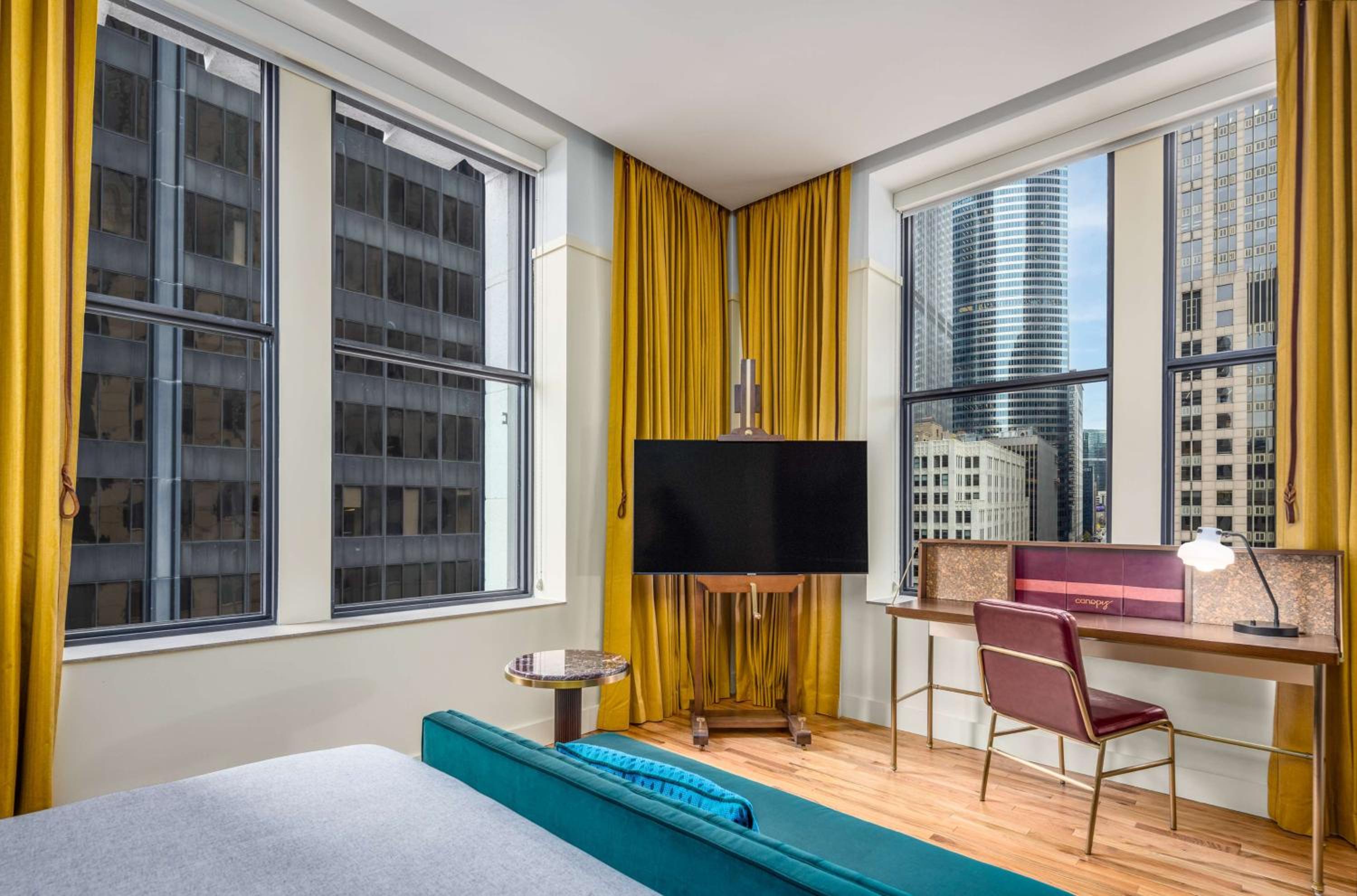 Deluxe King Room with View - Photo 2