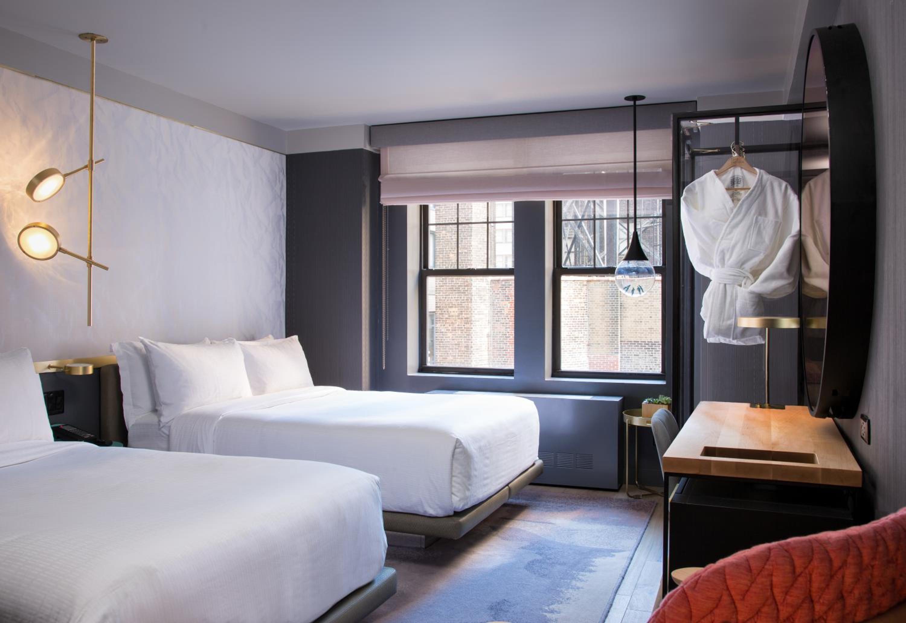 Deluxe Double Room with Two Double Beds thumbnail 6