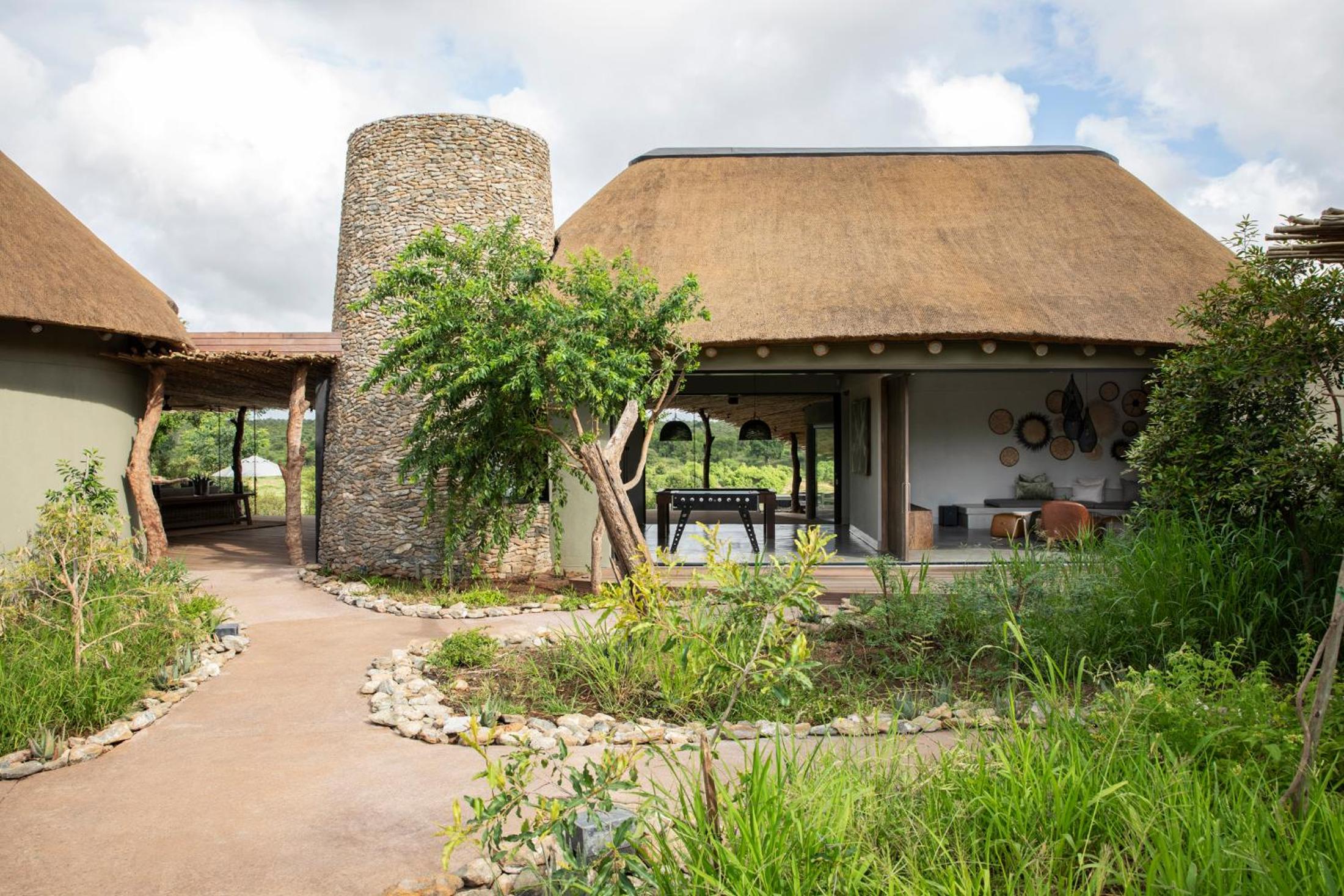Villa photo 2
