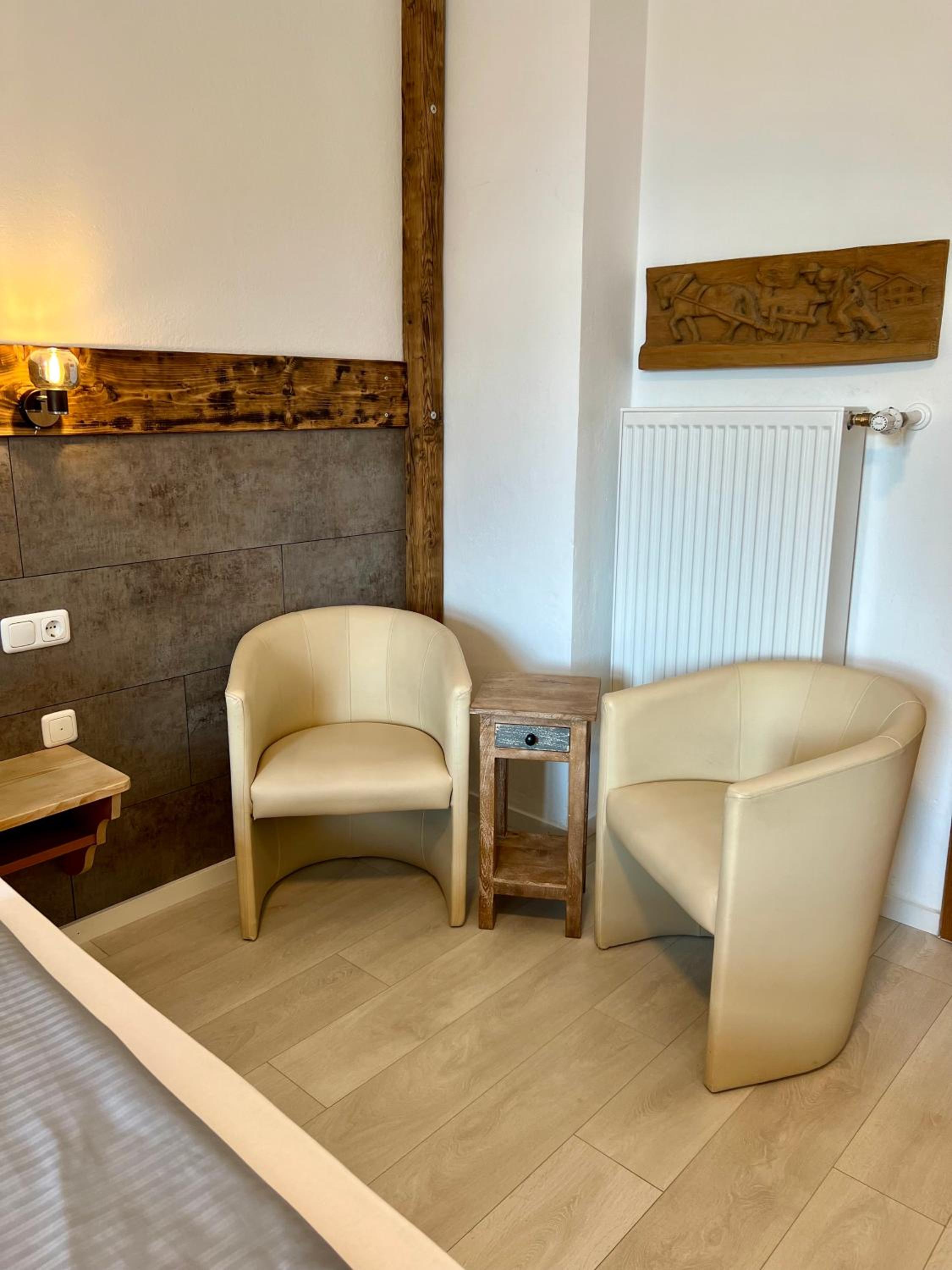 Triple Room with Balcony - Photo 11