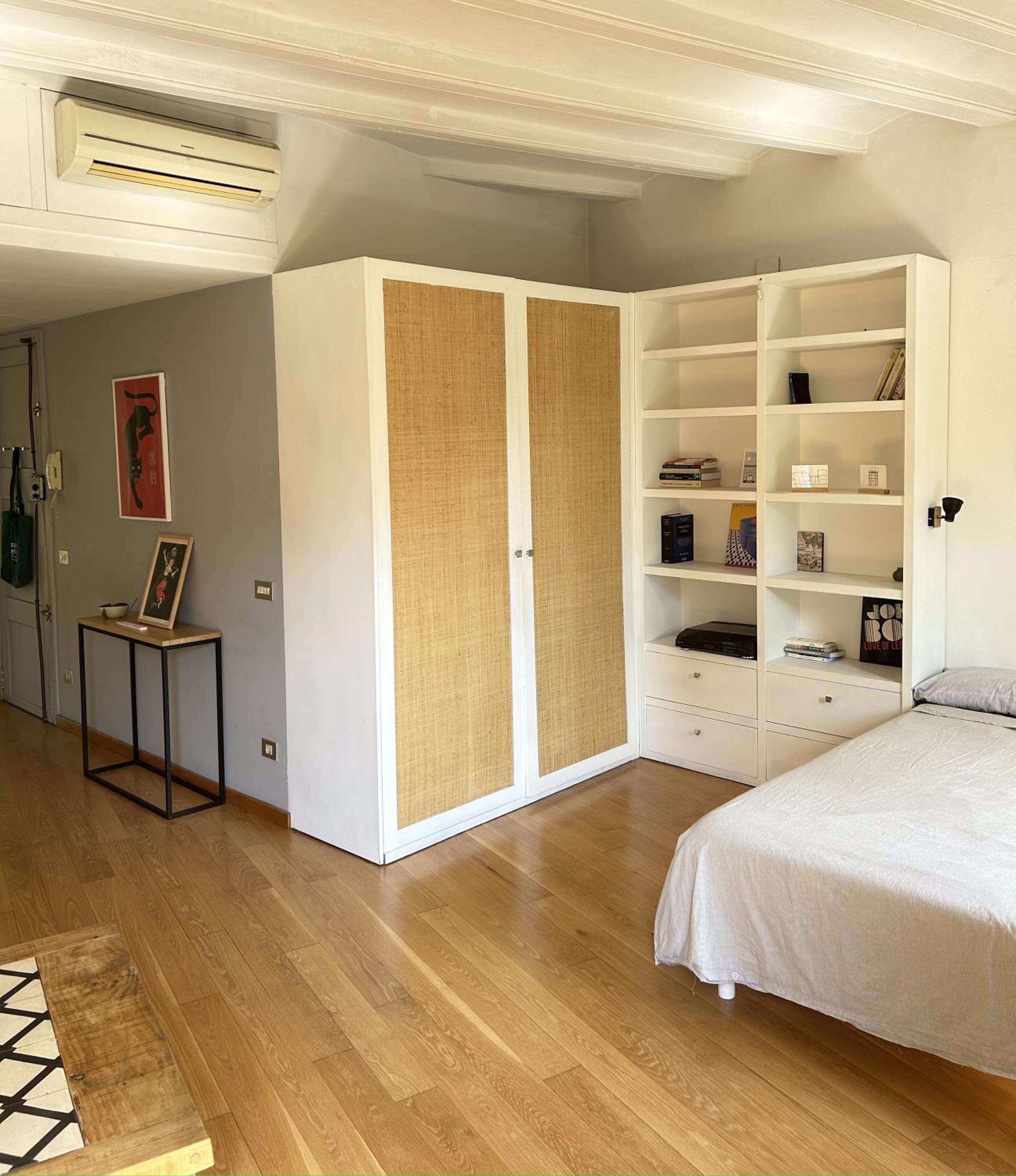 One-Bedroom Apartment photo 3