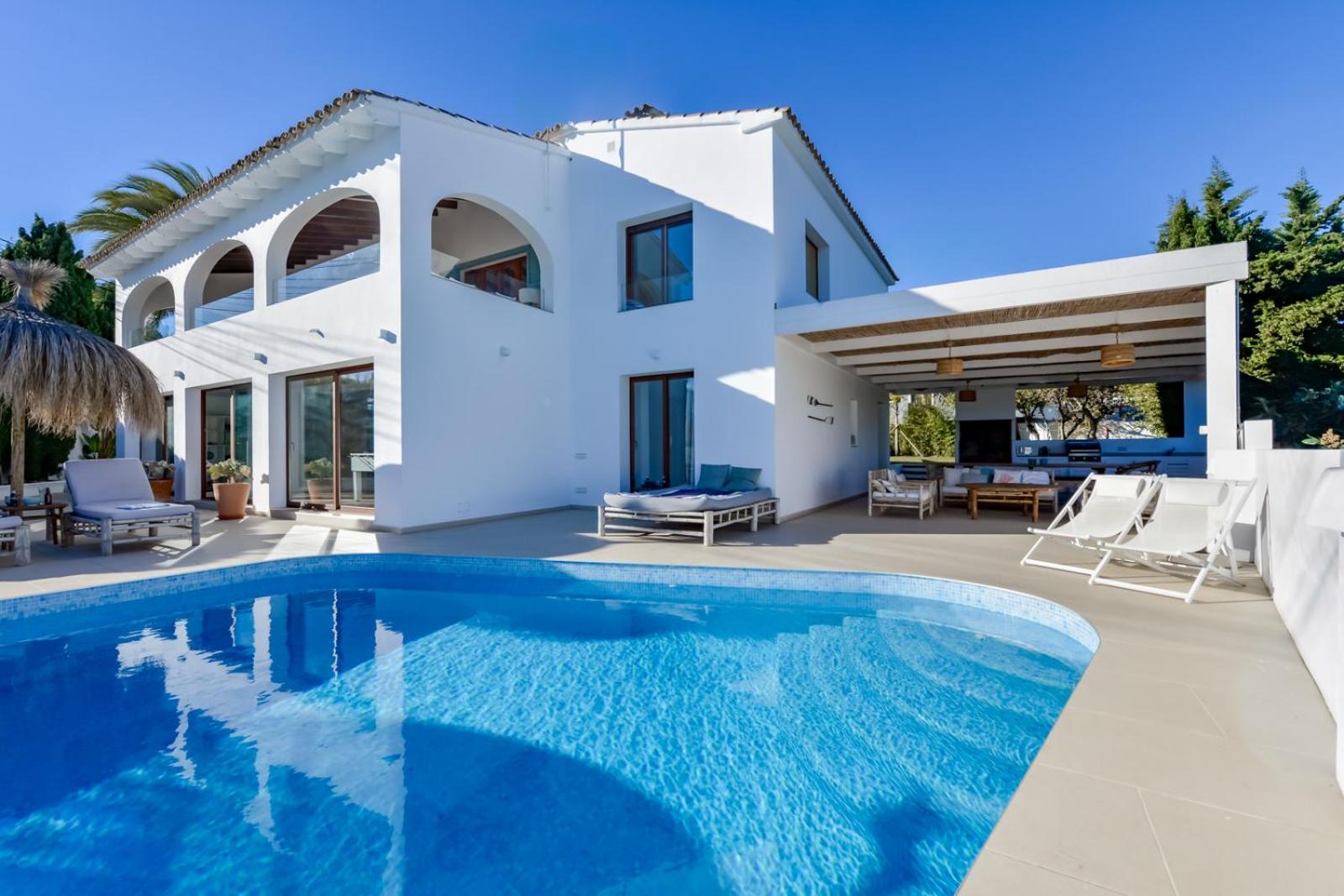 Villa with Private Pool photo 3