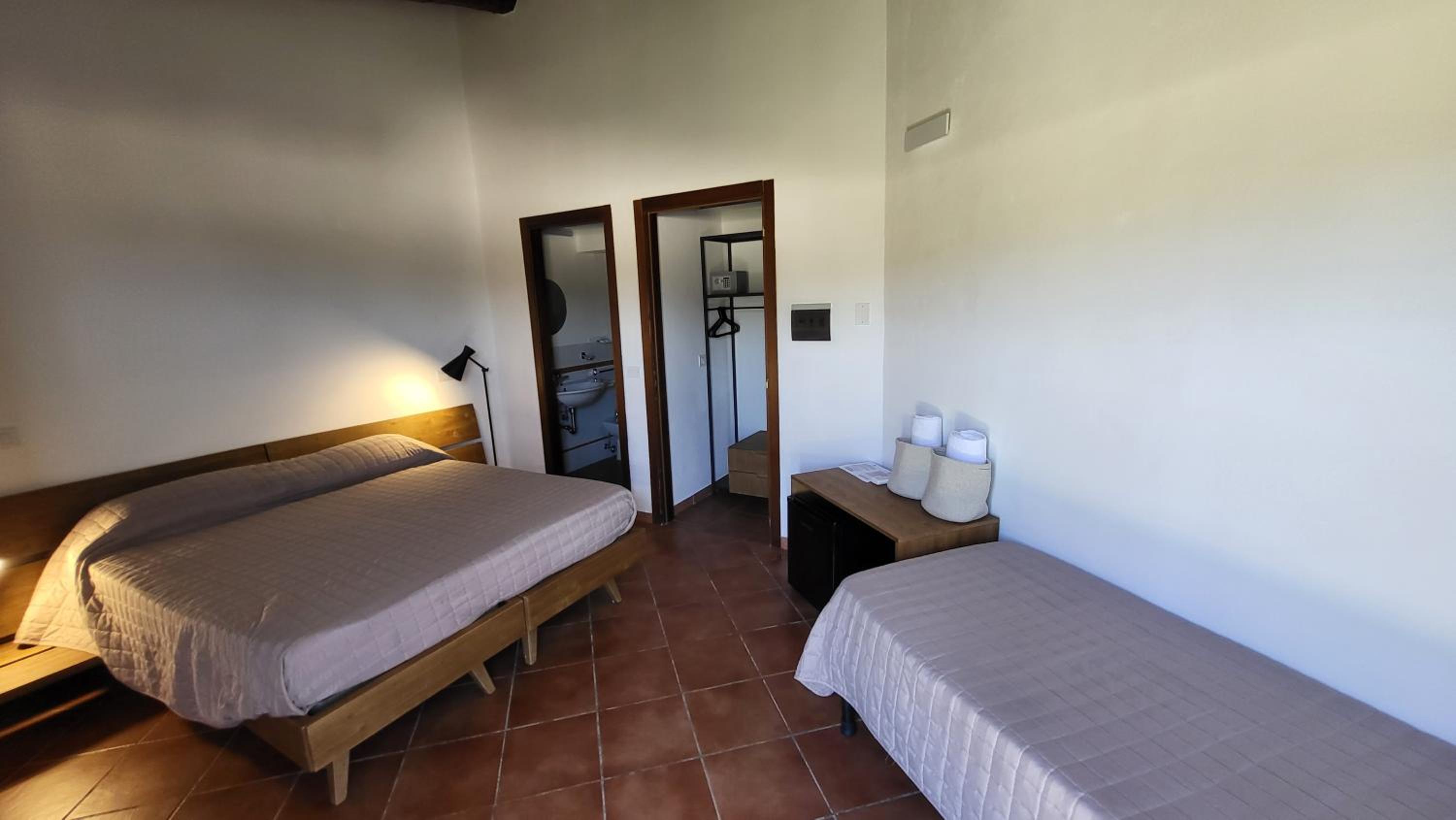 Superior Triple Room - Photo 3