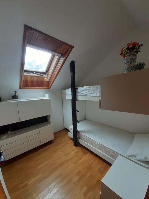 Three-Bedroom Apartment photo 2