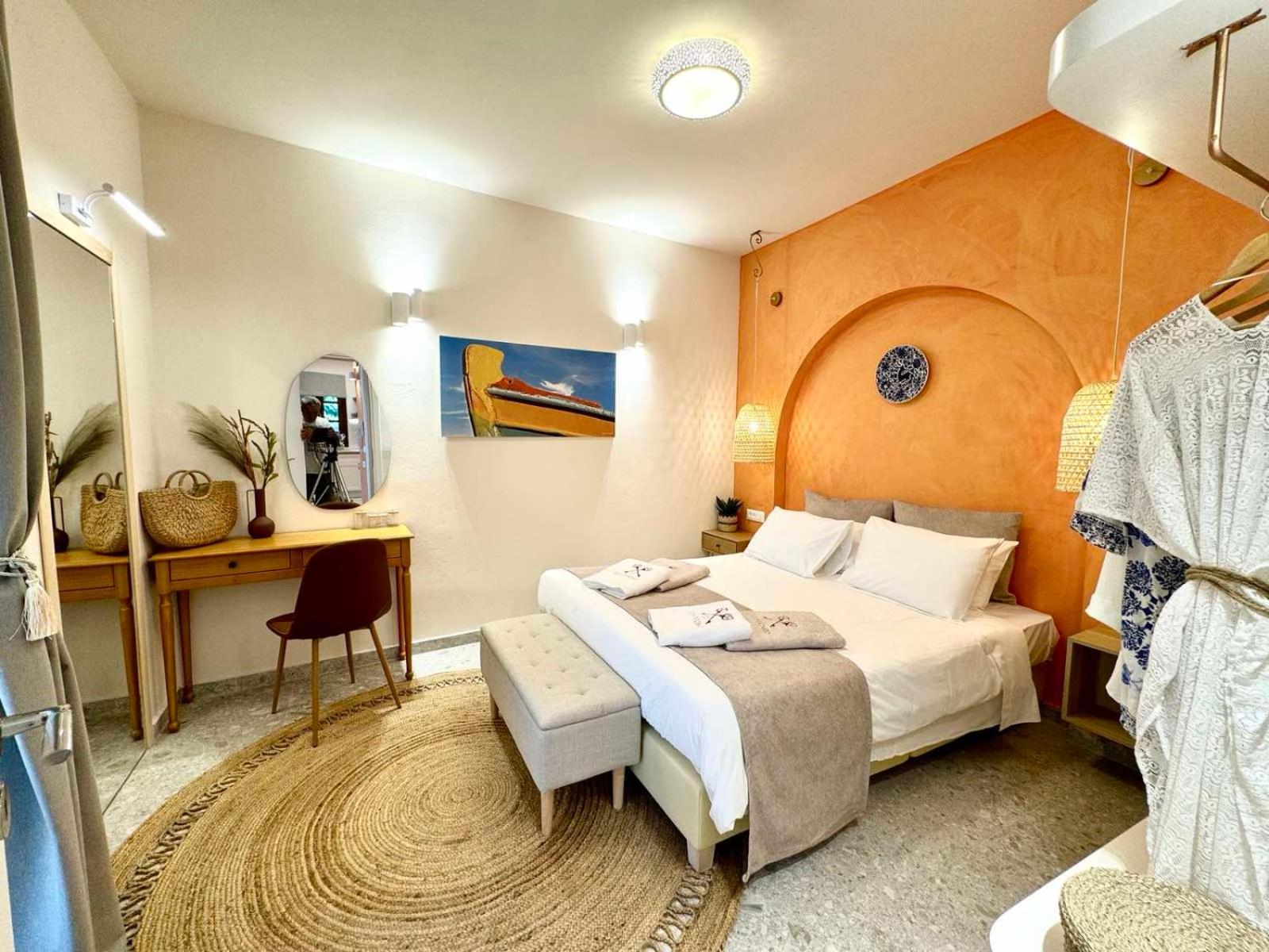 One-Bedroom Apartment with Garden photo 1