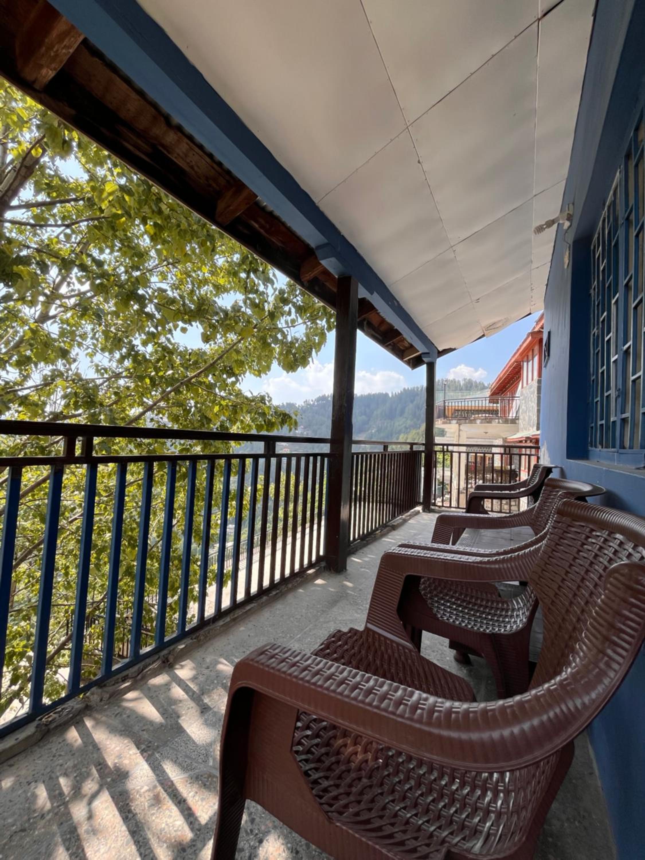 Deluxe Double Room with Balcony photo 2