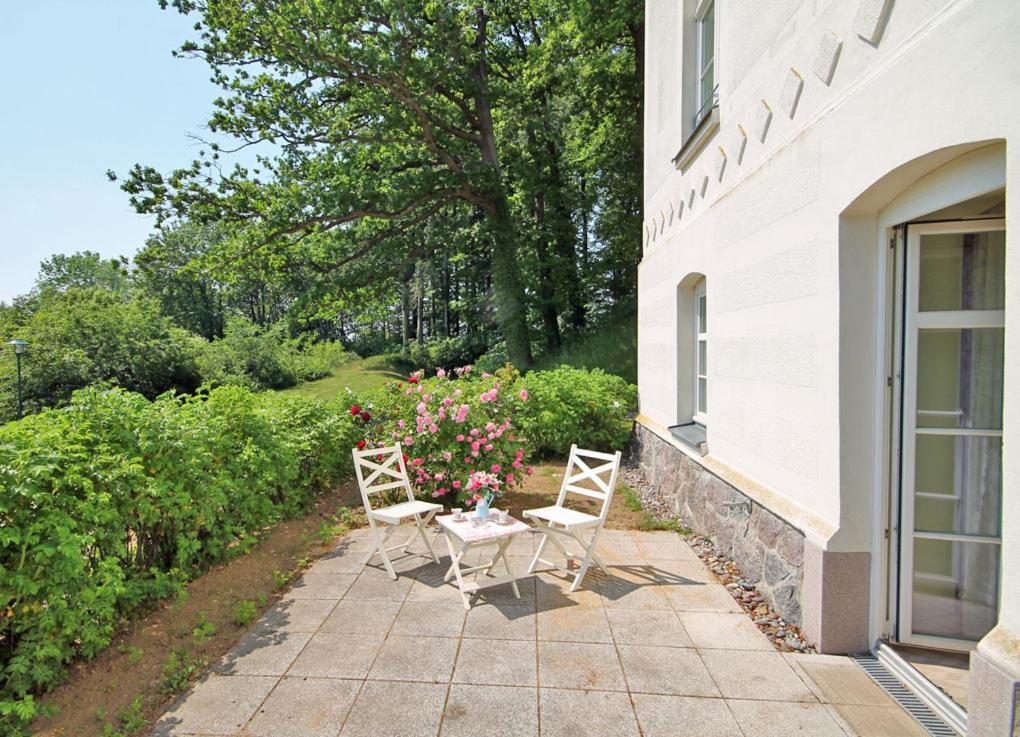 Apartment with Terrace photo 2