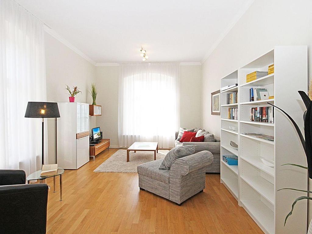 Apartment with Balcony photo 1