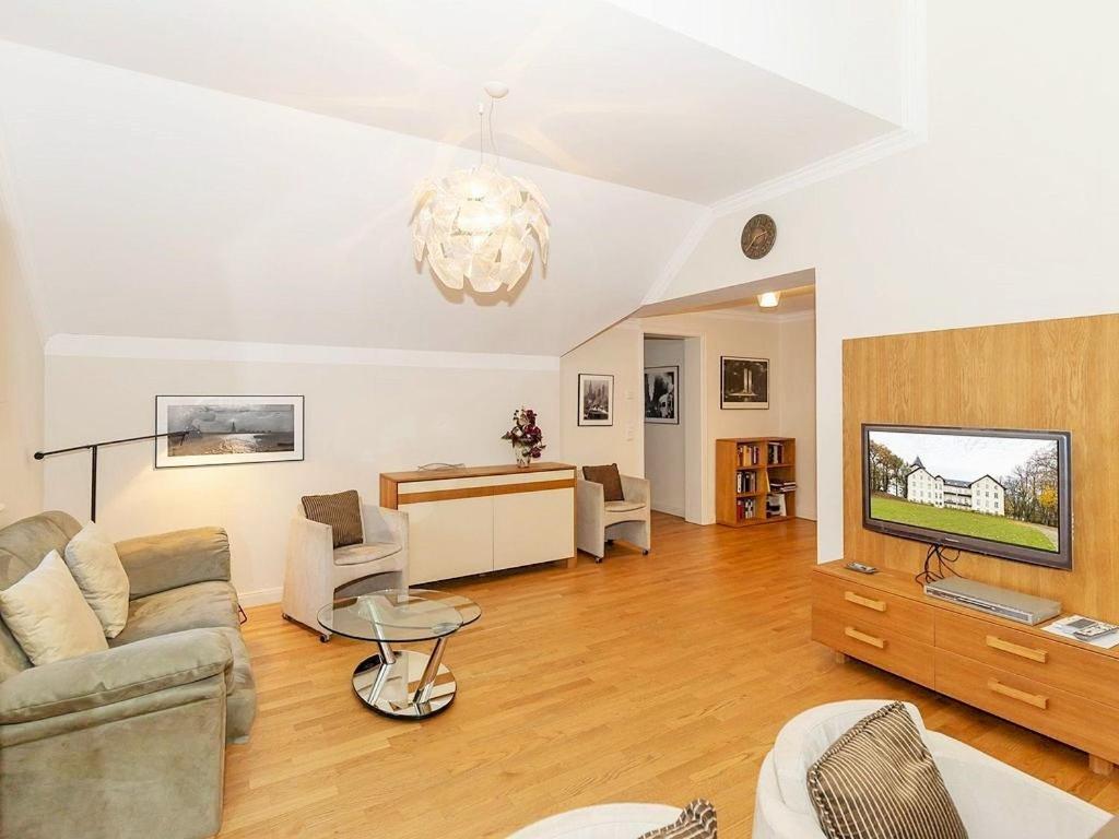 Apartment with Balcony photo 1