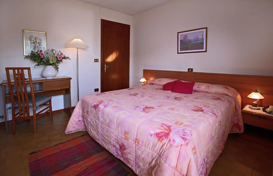 Double or Twin Room photo 2