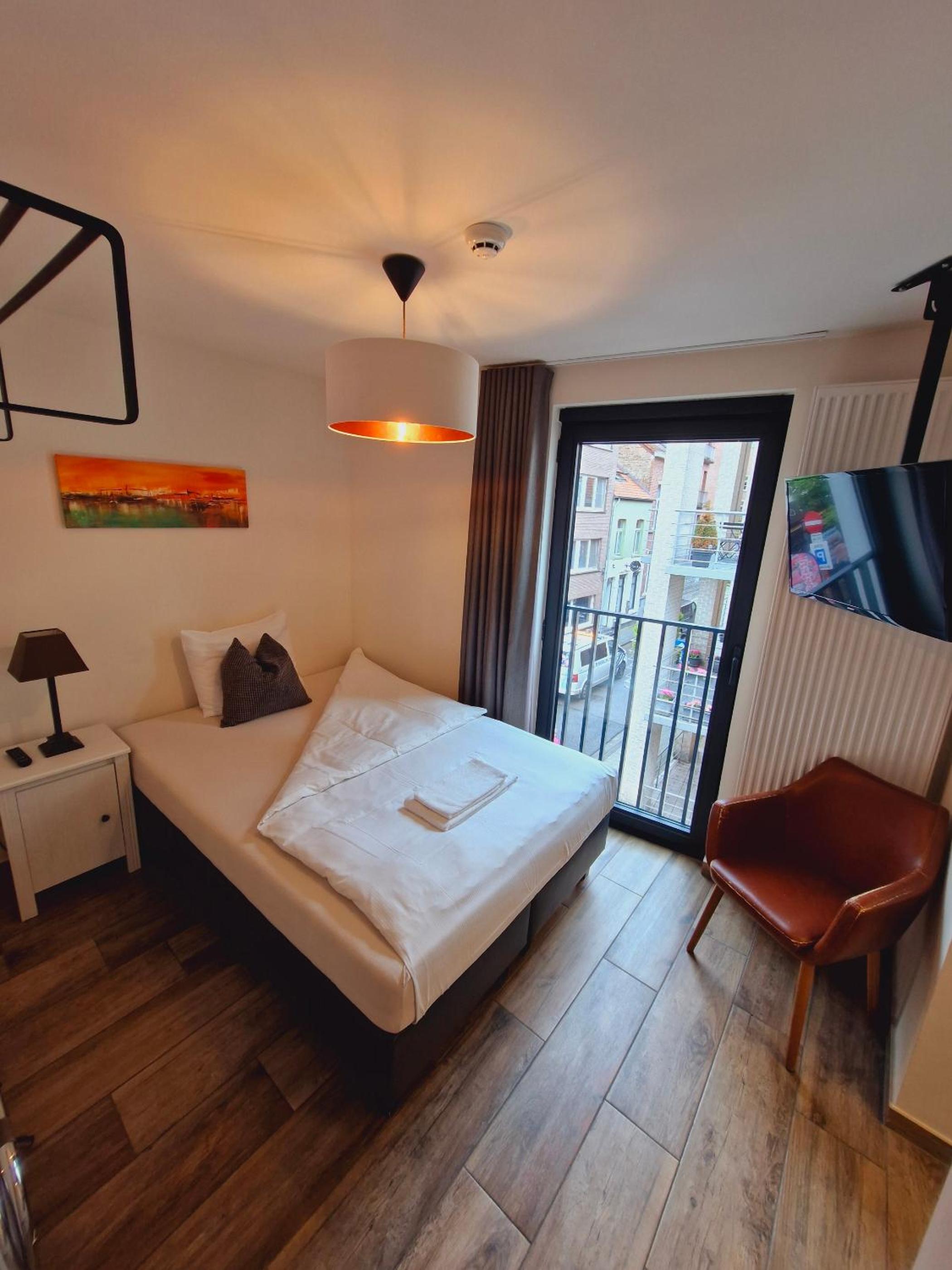 Single Room with Private Bathroom