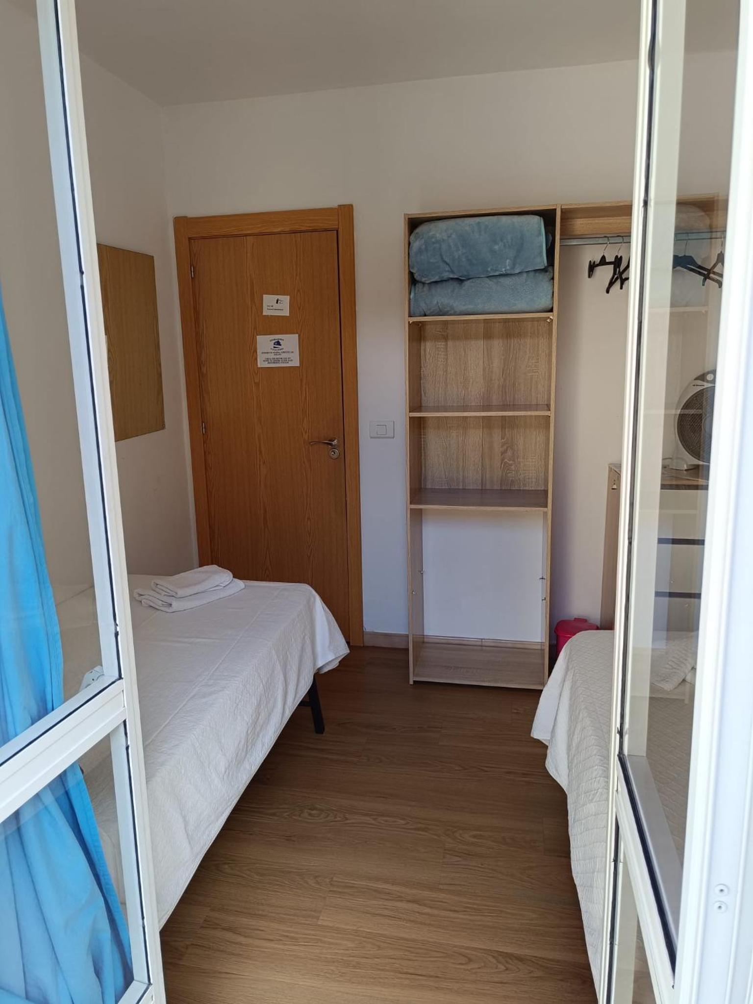 Twin Room with Shared Toilet photo 3