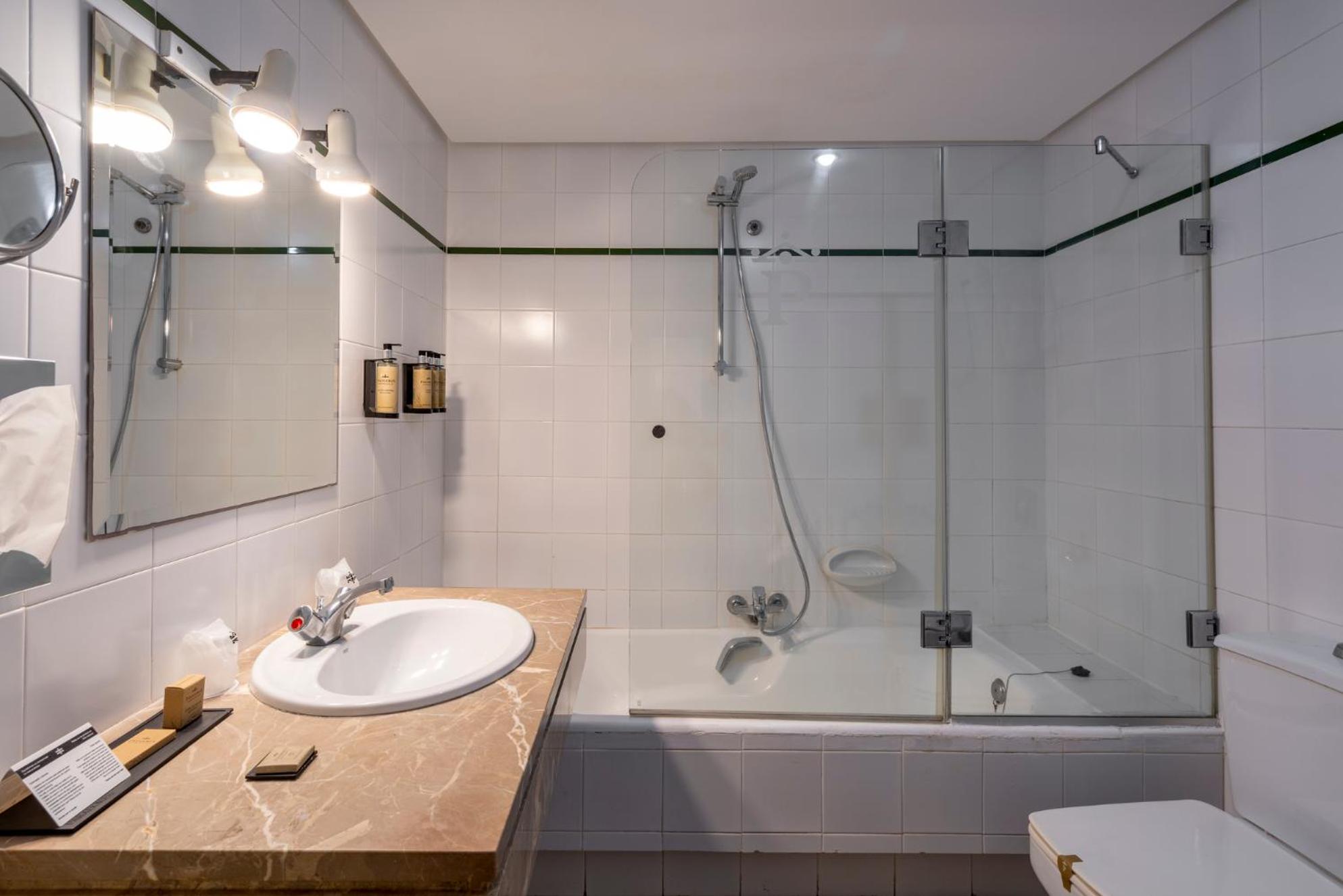 Standard Double Room - Photo 4