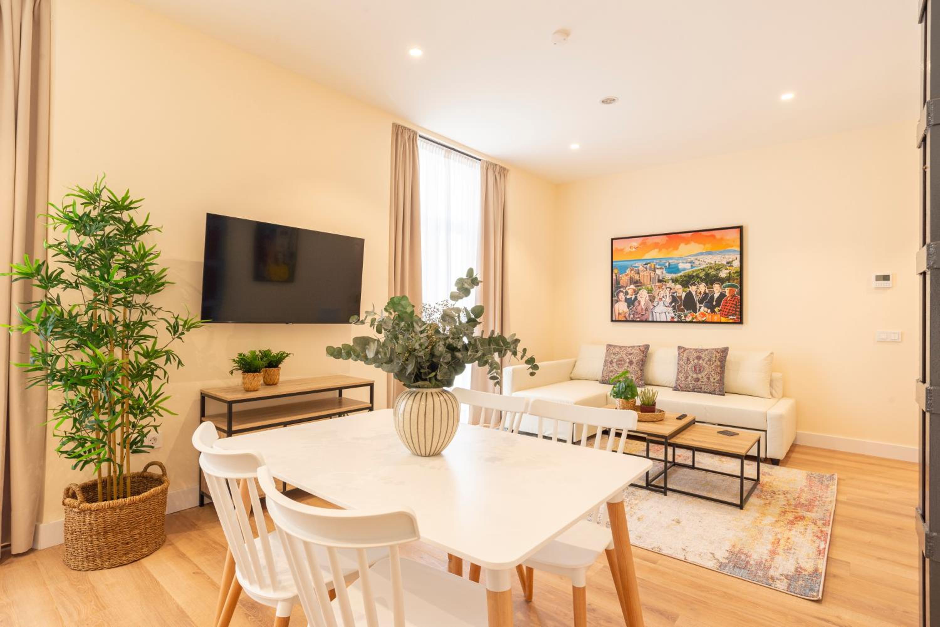 Apartamento de lujo de dos habitaciones con balcón