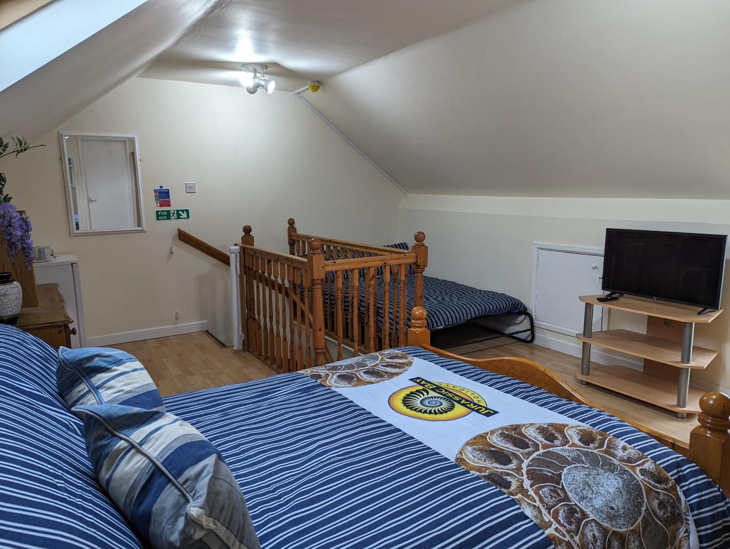 Superior Family Room photo 2