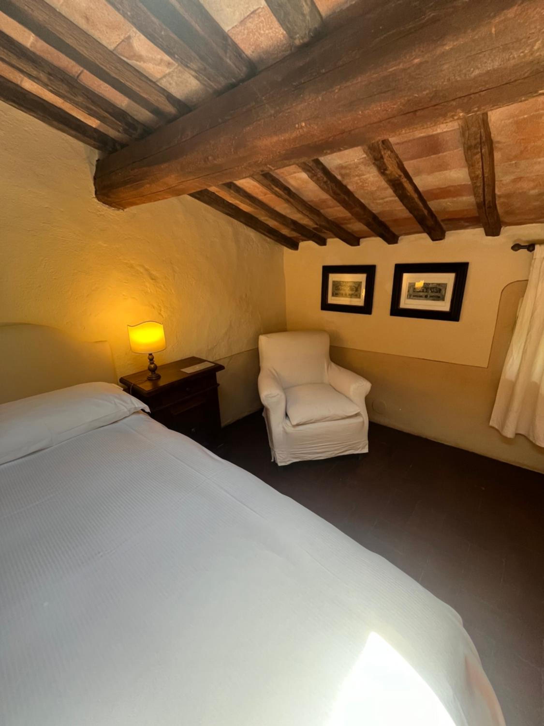 Deluxe Double Room with Shower photo 2