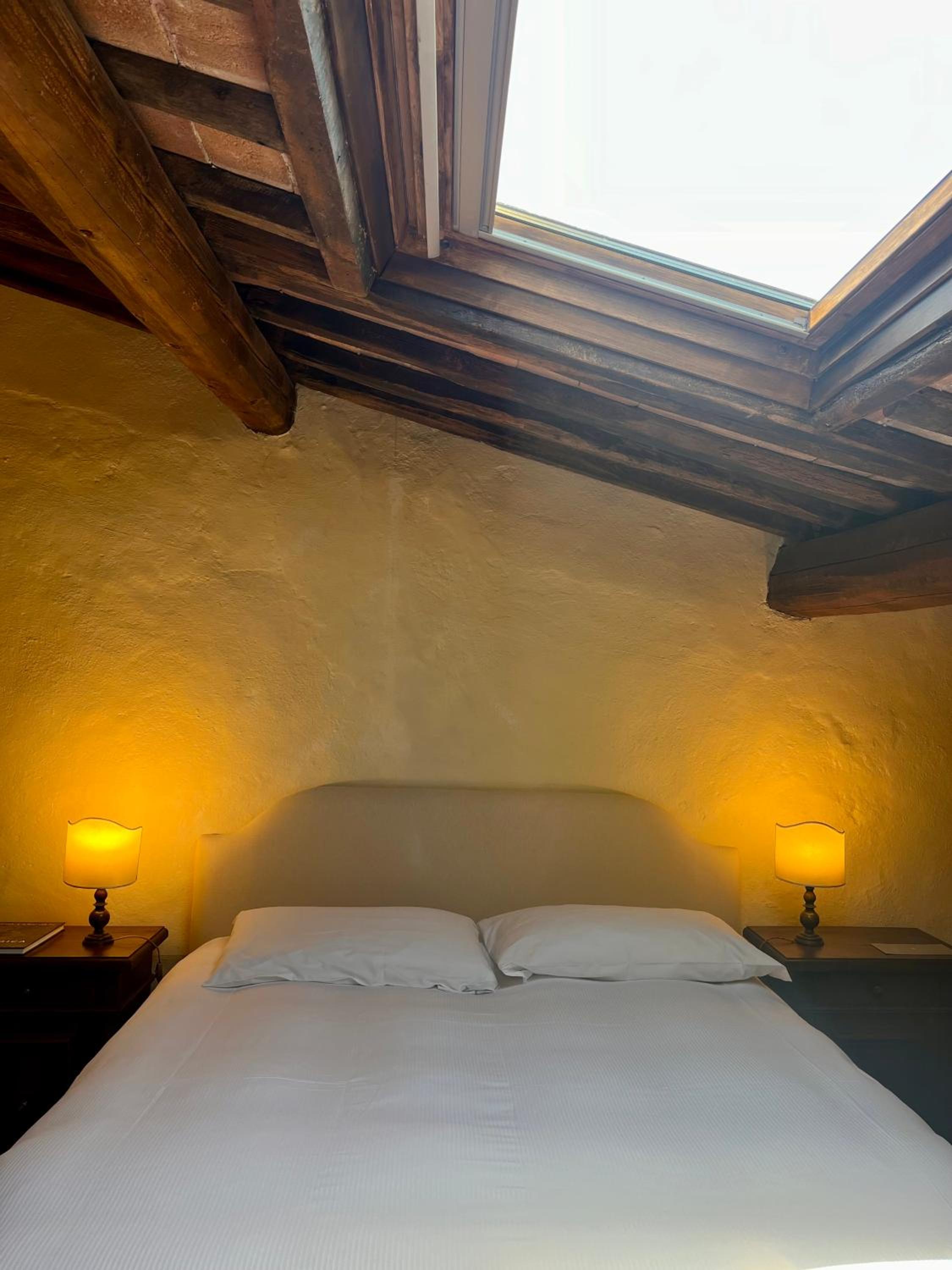 Deluxe Double Room with Shower photo 1