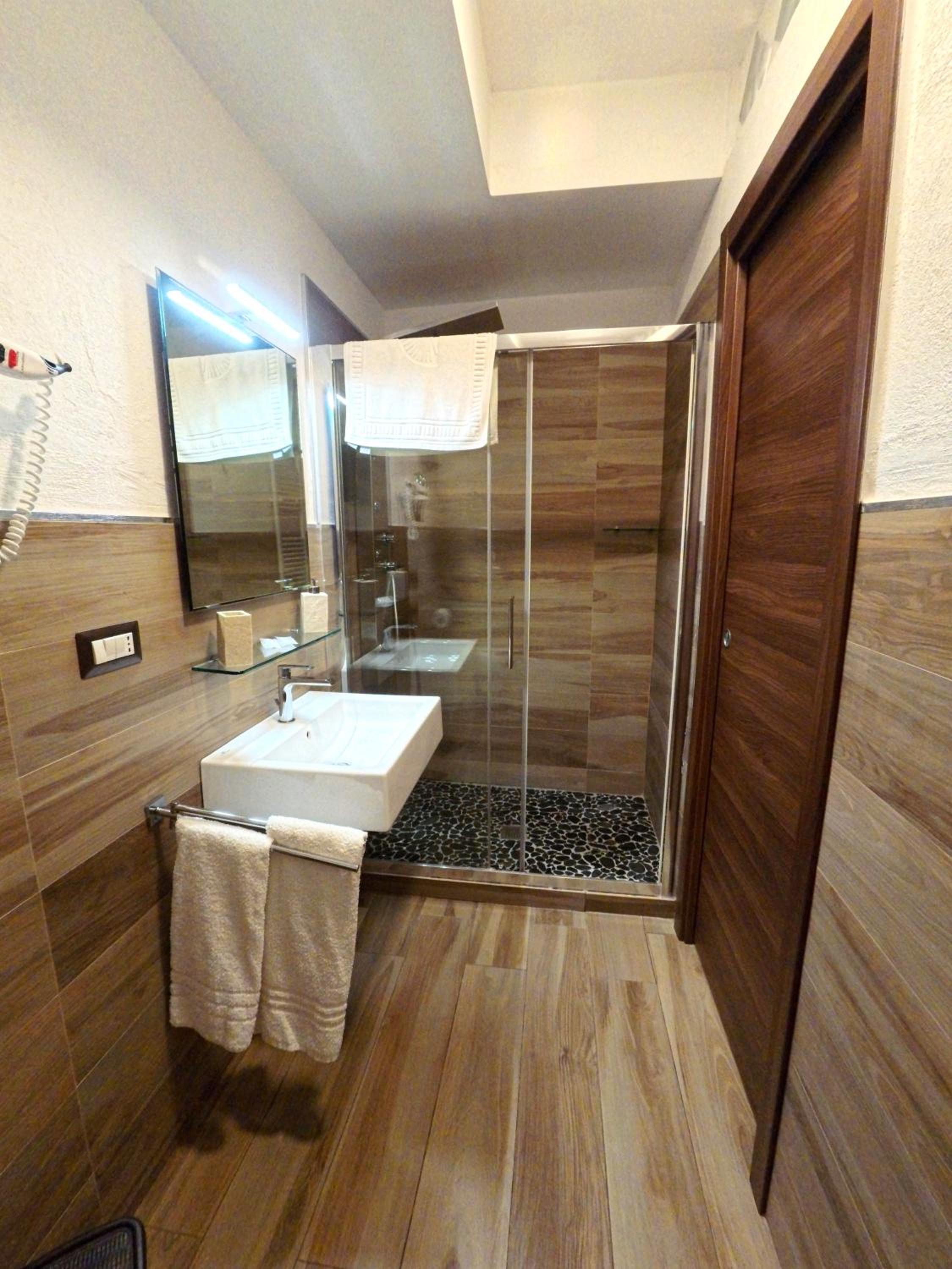 Deluxe Double Room - Photo 2