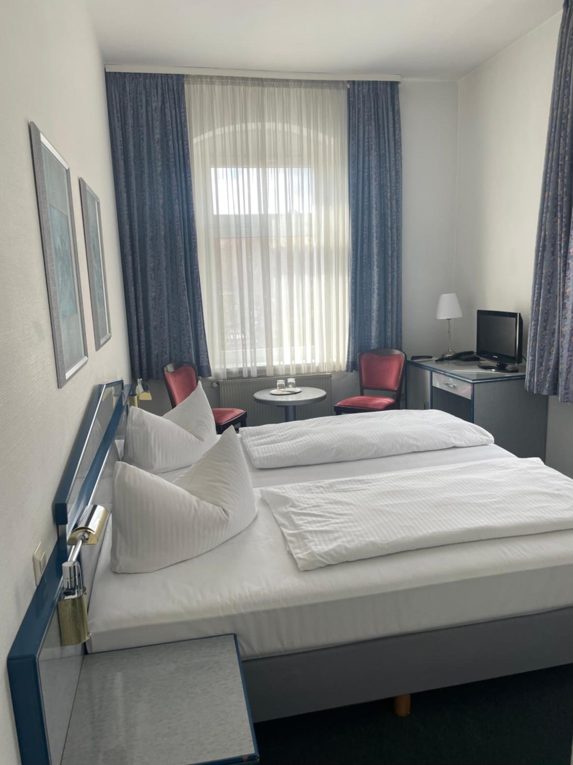 Double Room - Photo 5