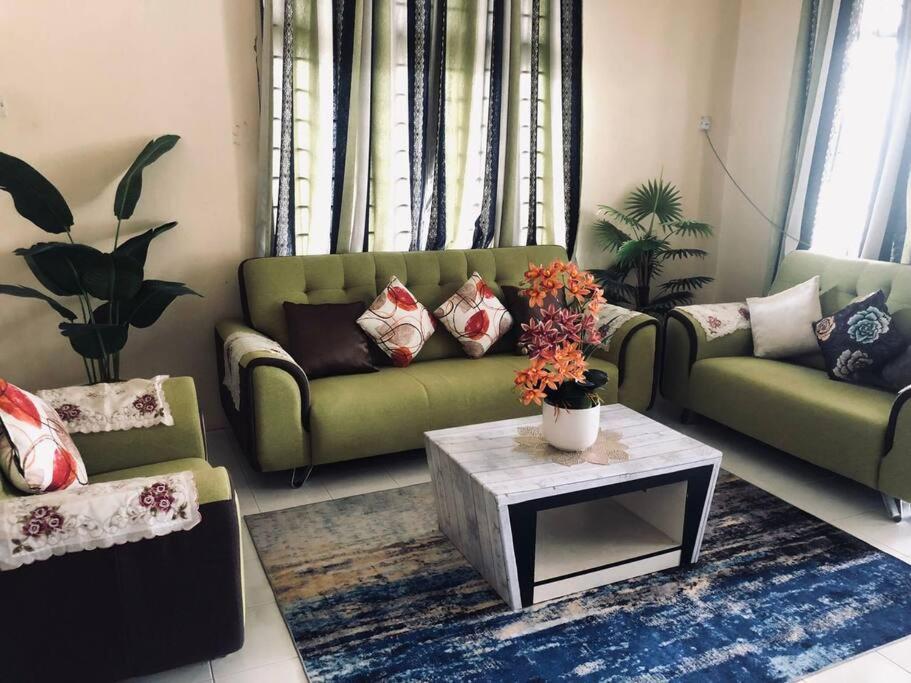 Three-Bedroom House photo 1