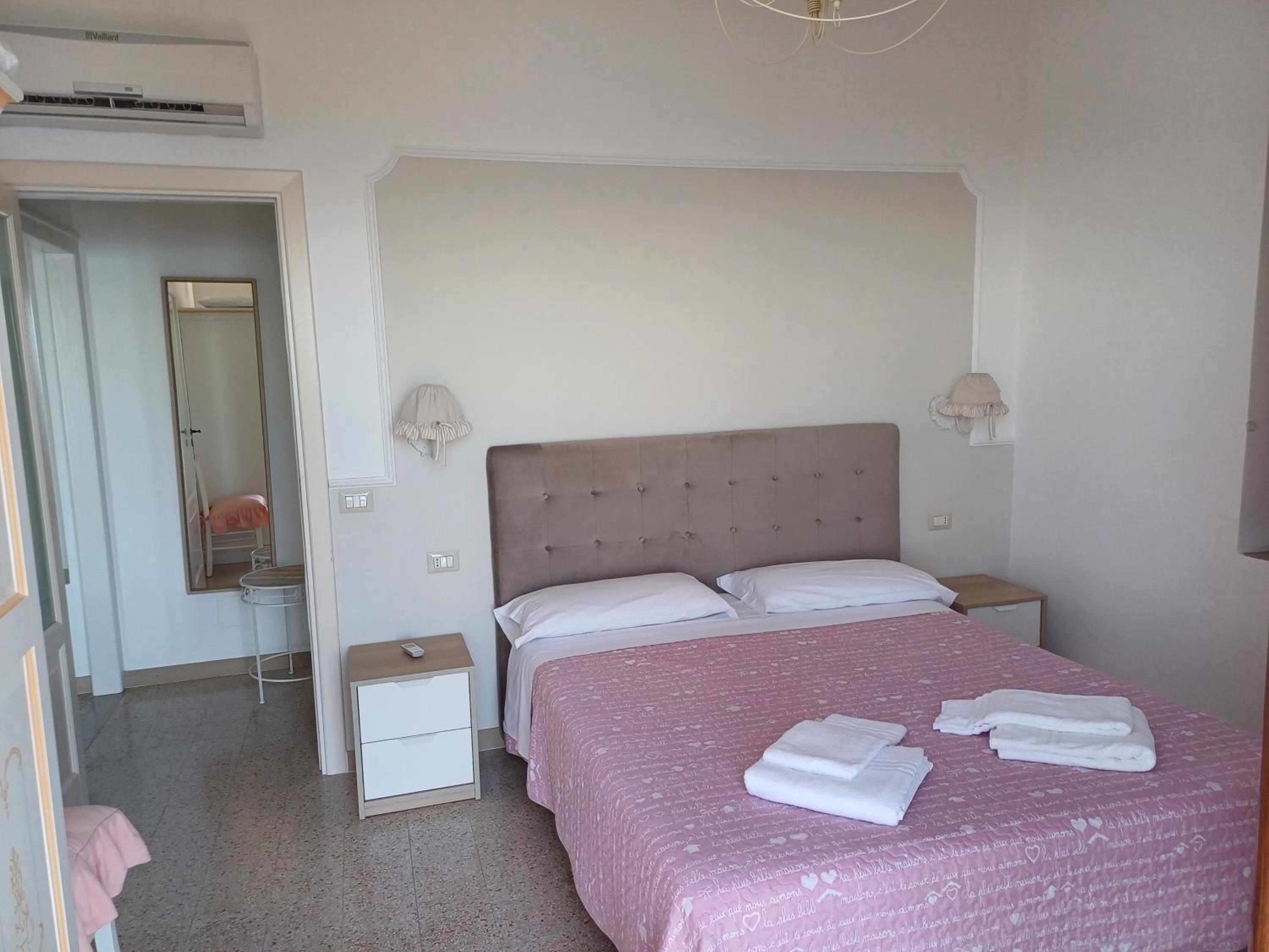 Apartment with View and Balcony - Photo 13