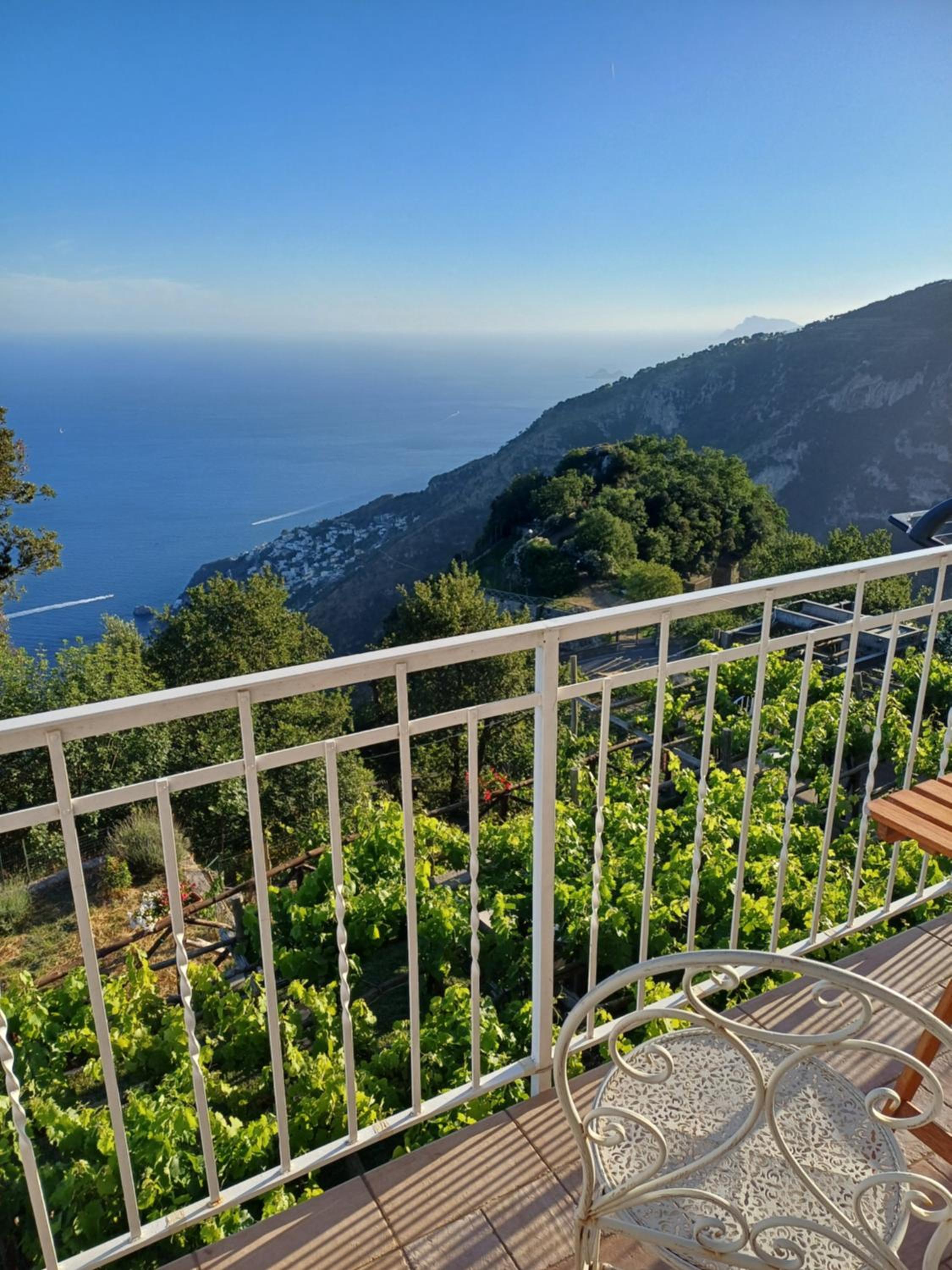Apartment with View and Balcony - Photo 3