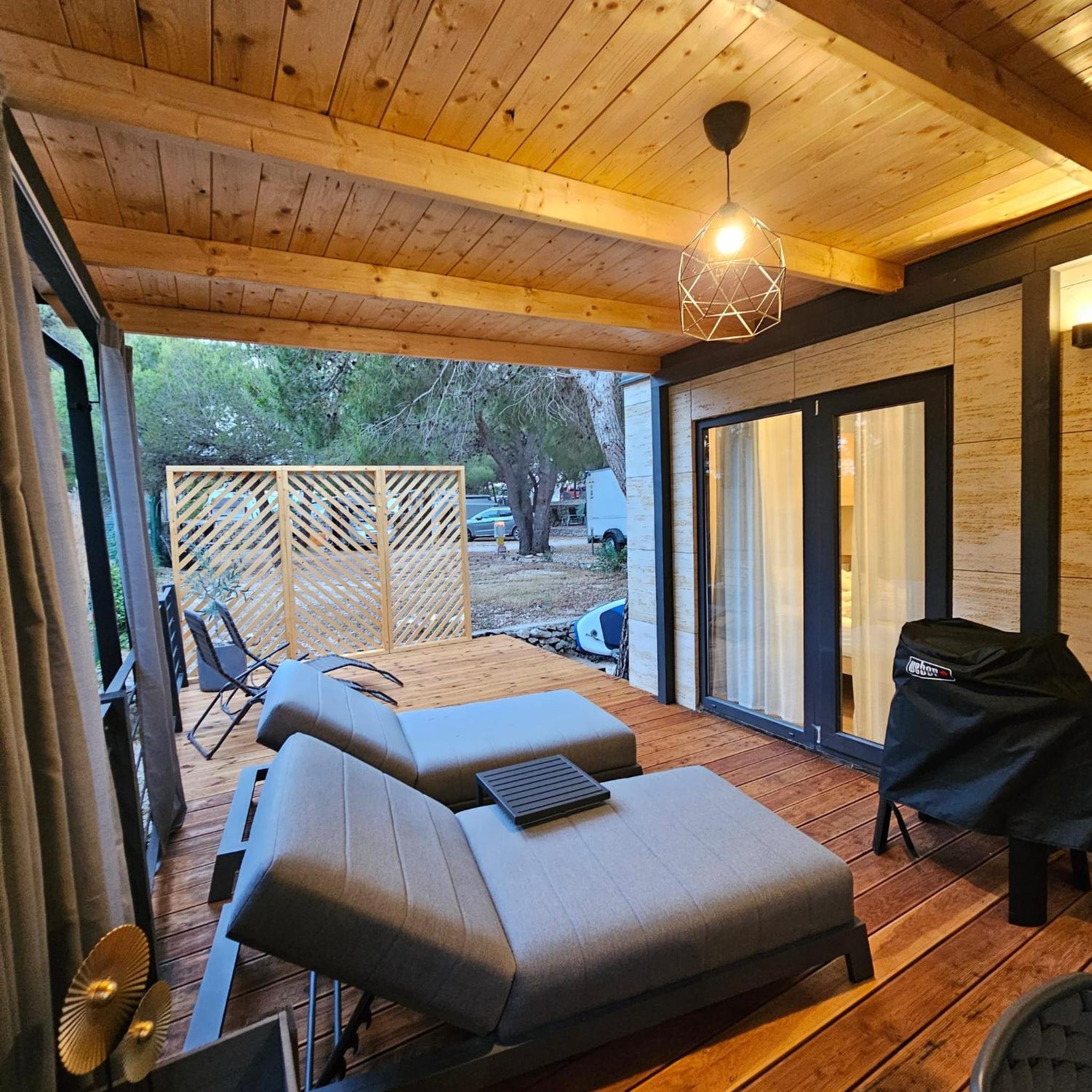 Mobile Home photo 3