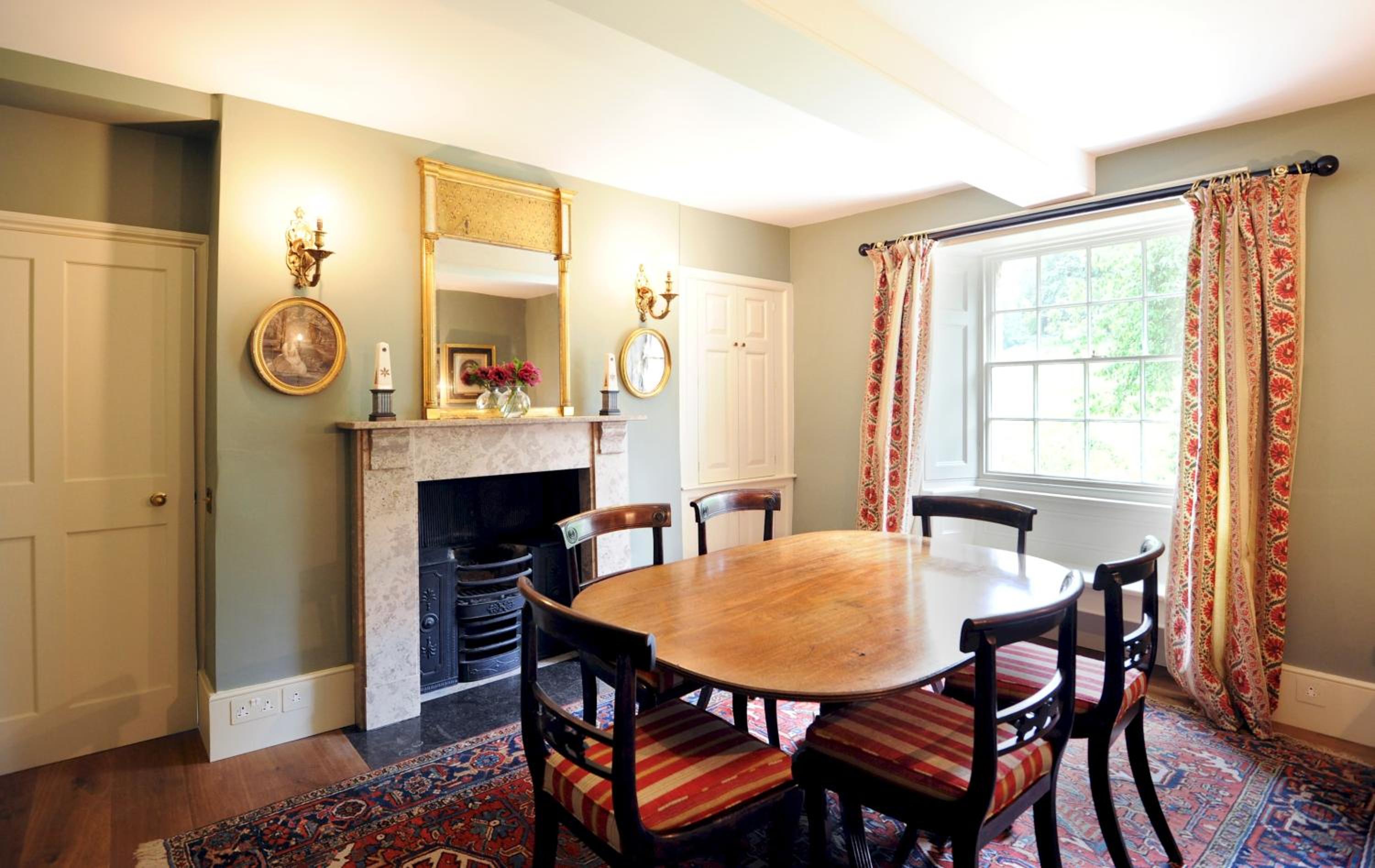 Three-Bedroom House photo 2