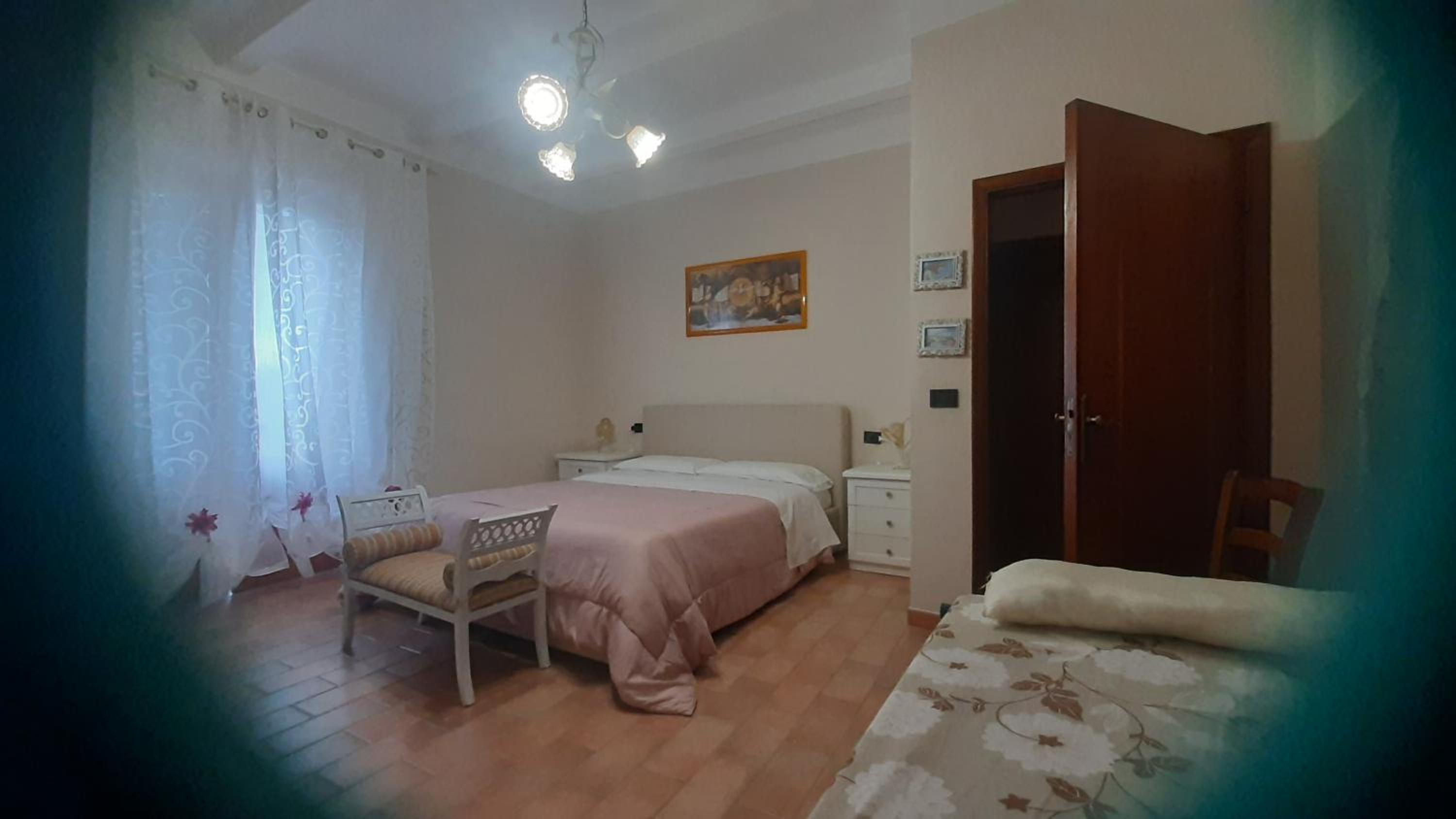 Standard Double Room - Photo 5