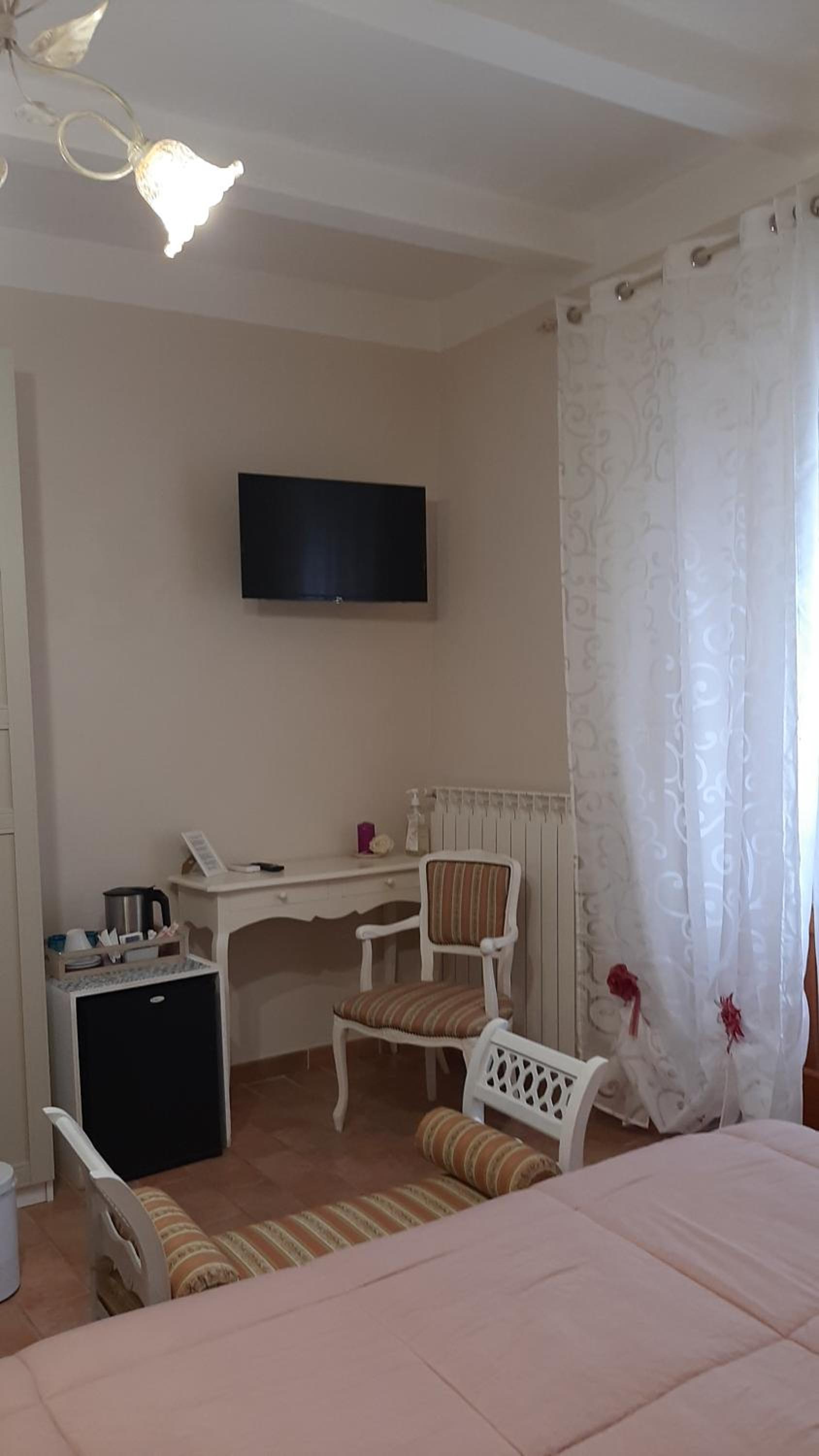 Standard Double Room - Photo 3