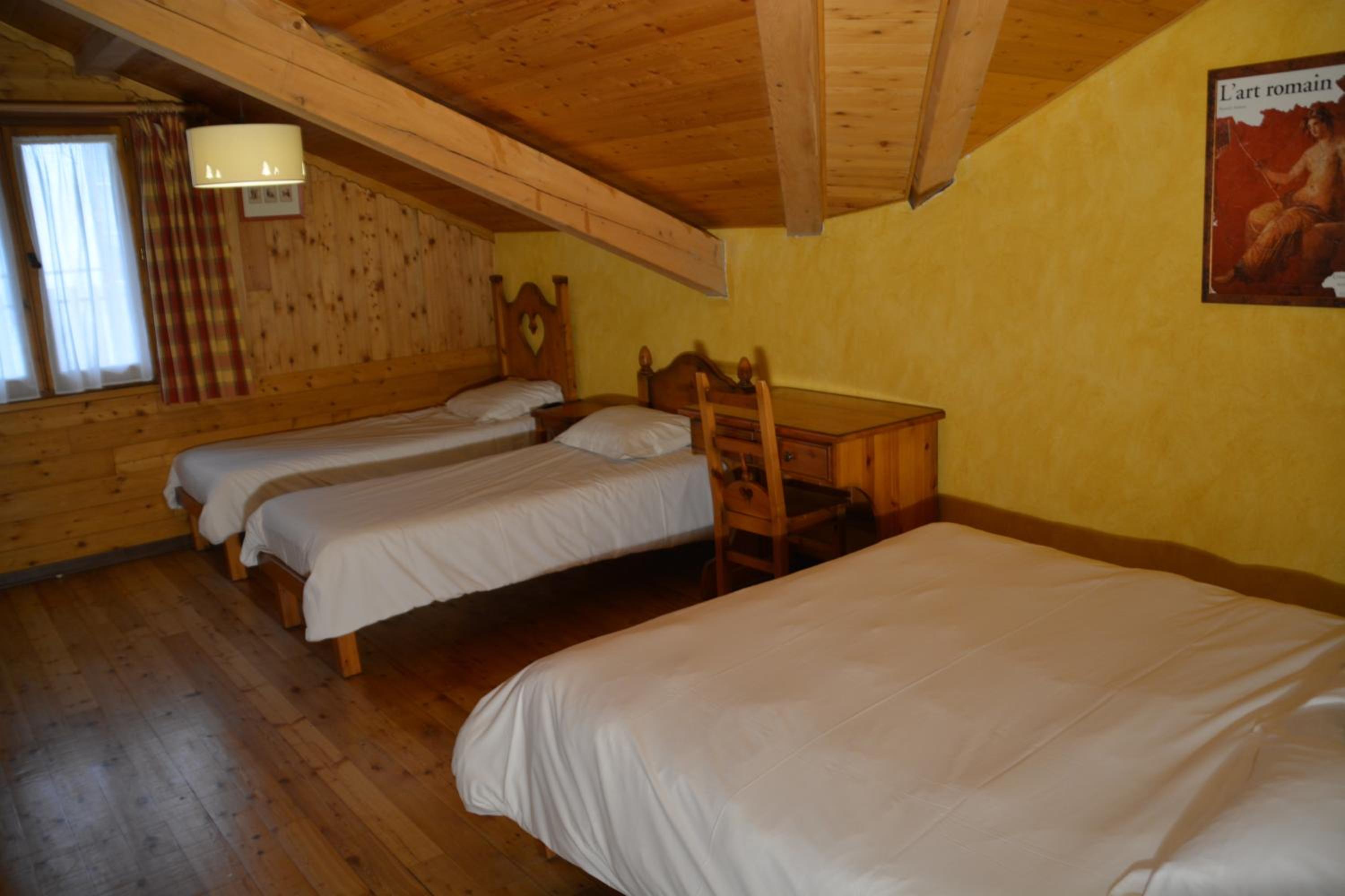 Quadruple Room - Photo 2