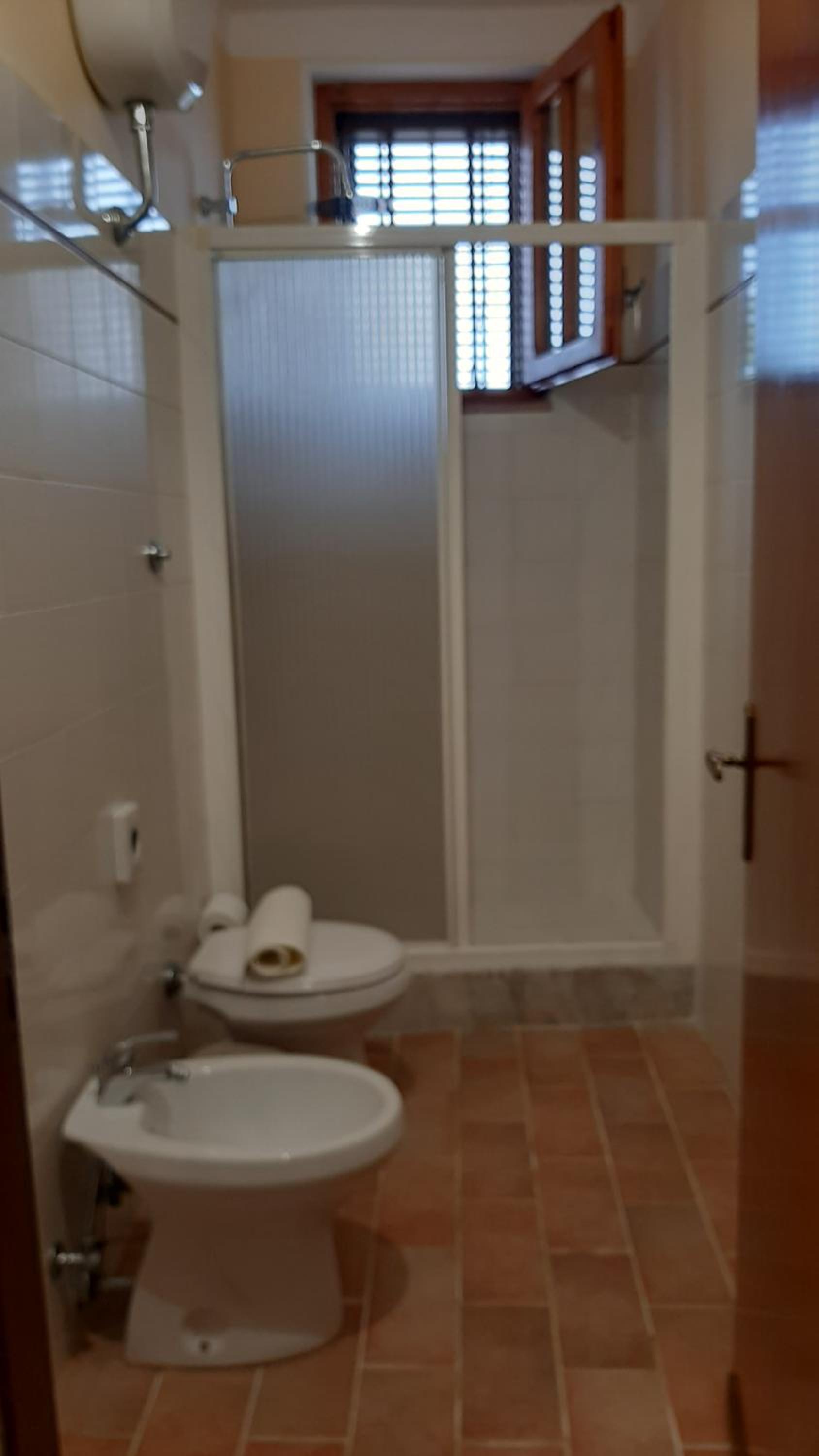 Standard Double Room - Photo 8