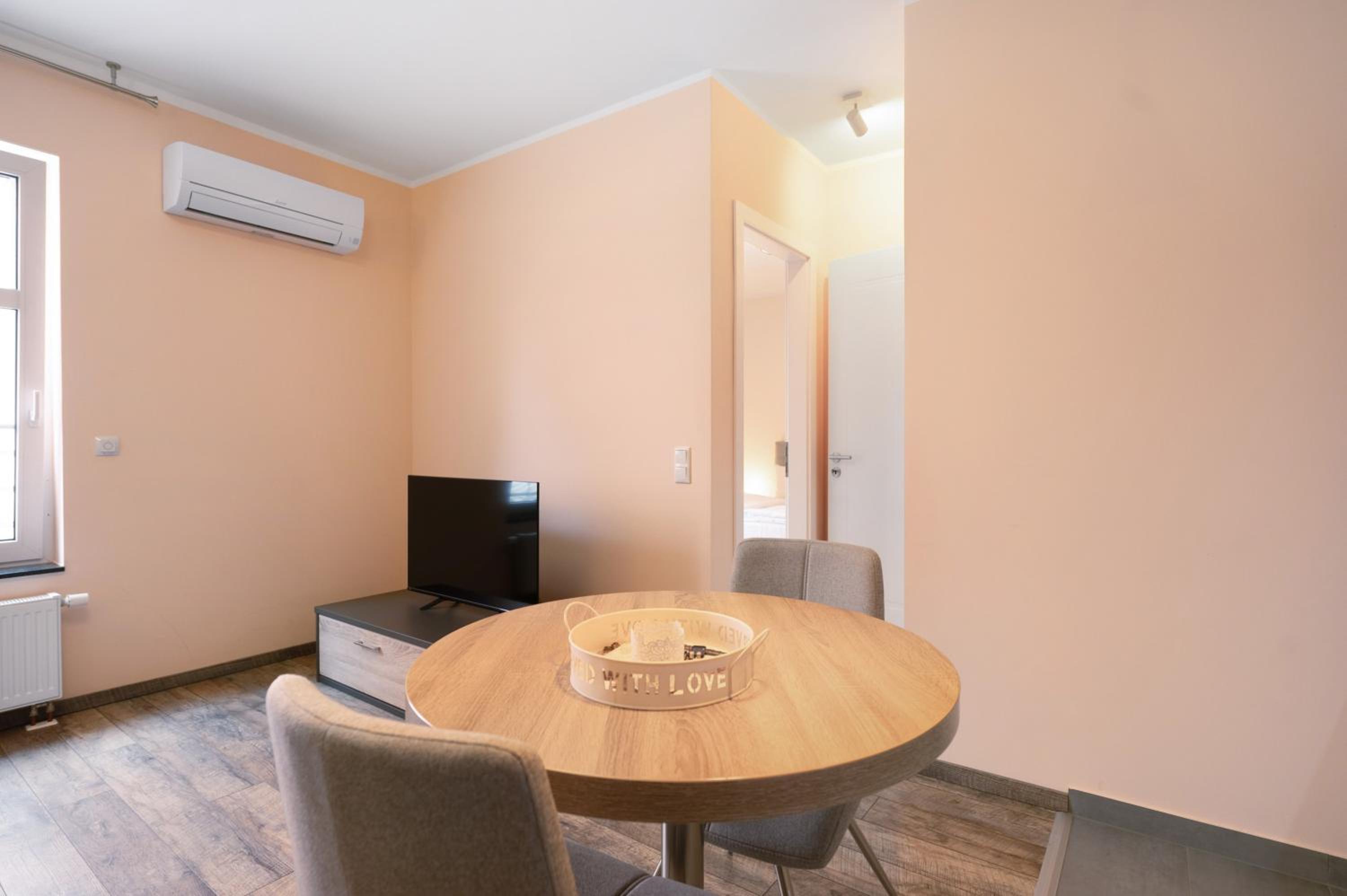 Superior One-Bedroom Apartment